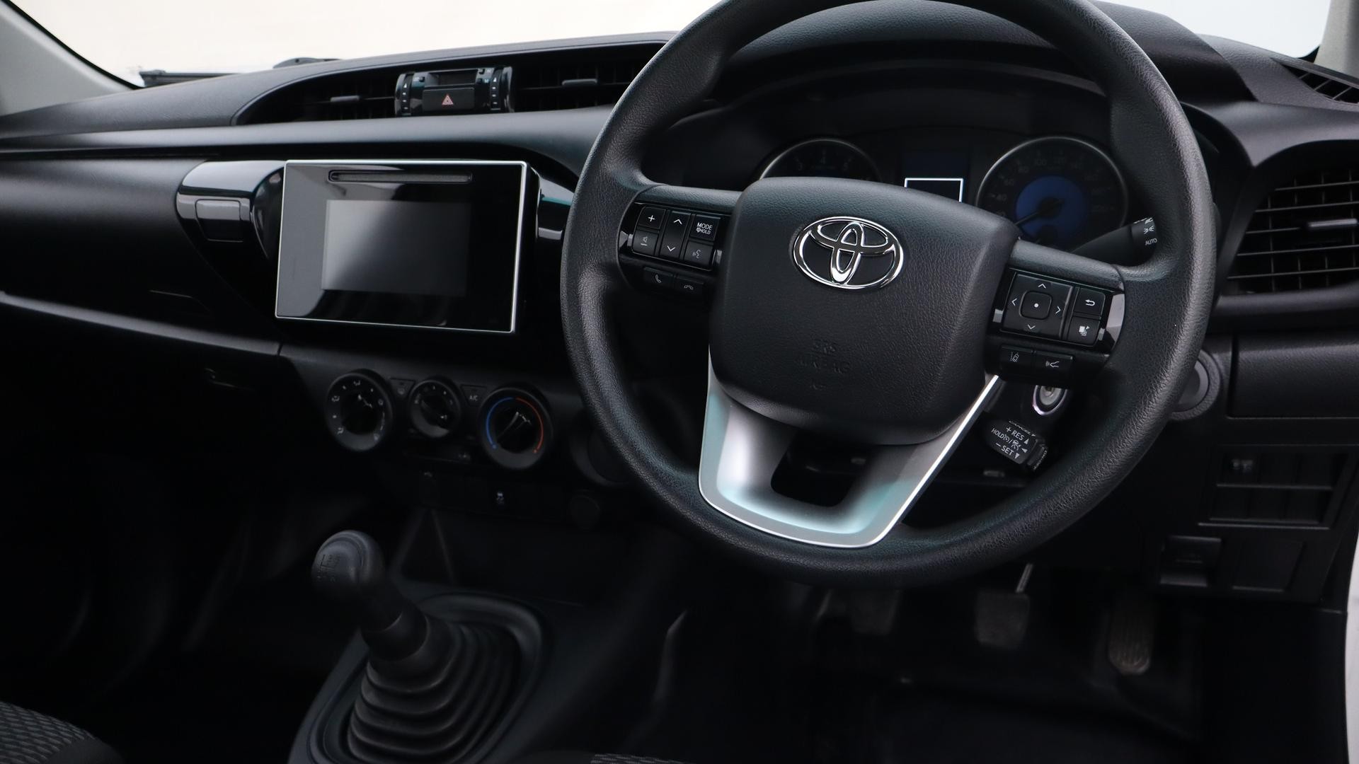 Toyota Hilux image 4