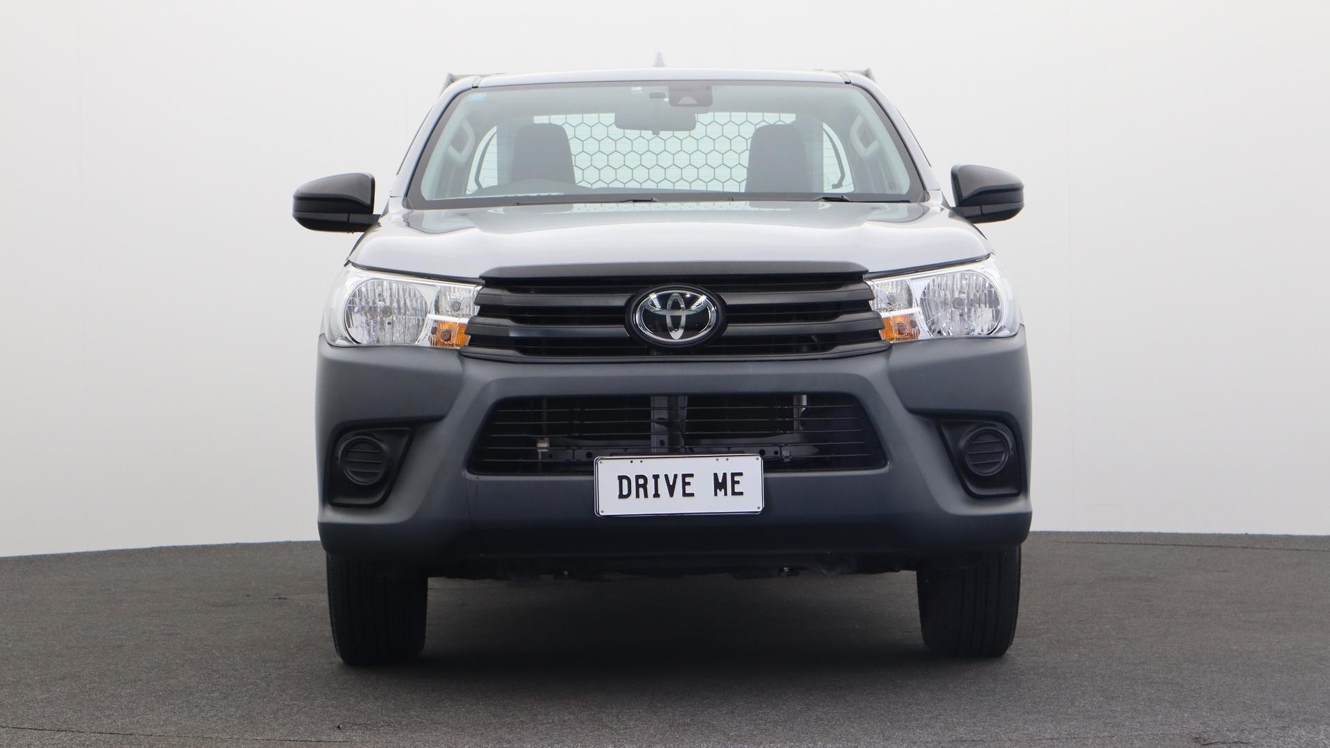 Toyota Hilux image 2