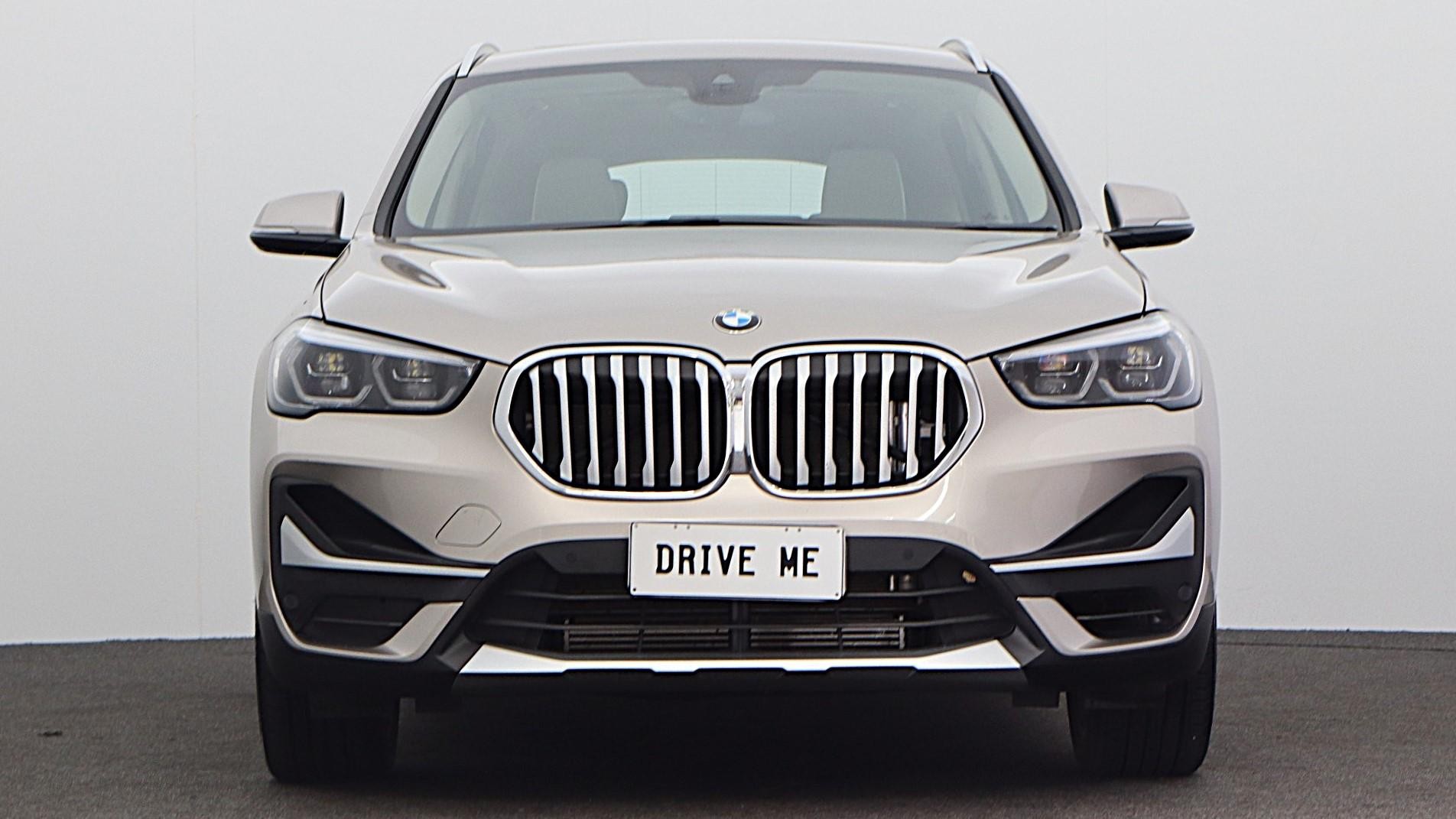 BMW X1 image 2