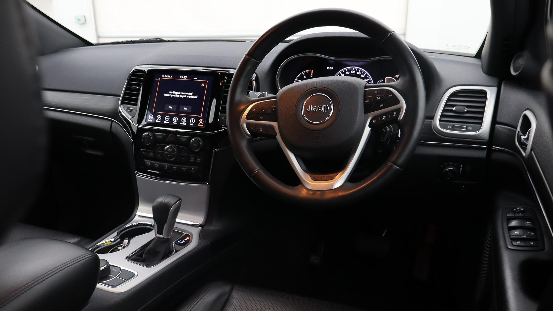 Jeep Grand Cherokee image 4