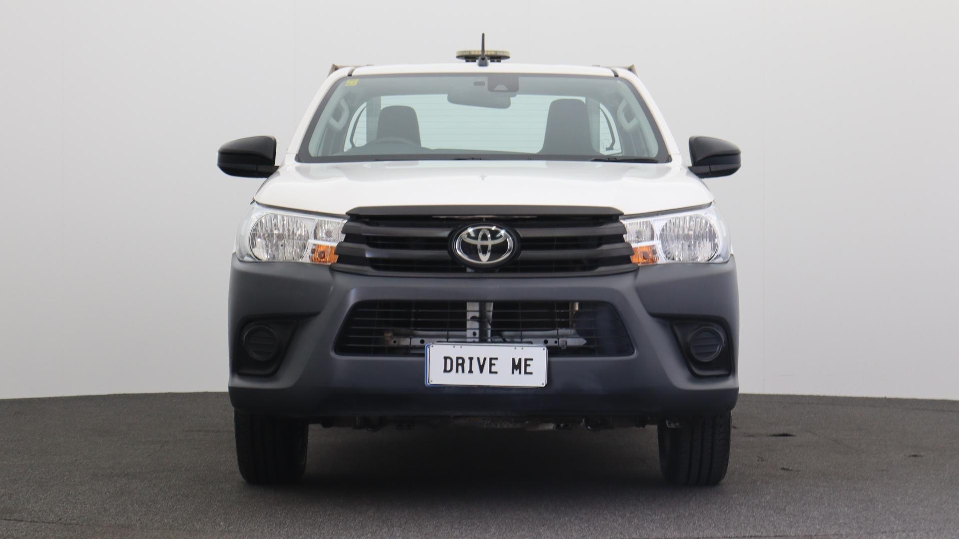 Toyota Hilux image 2