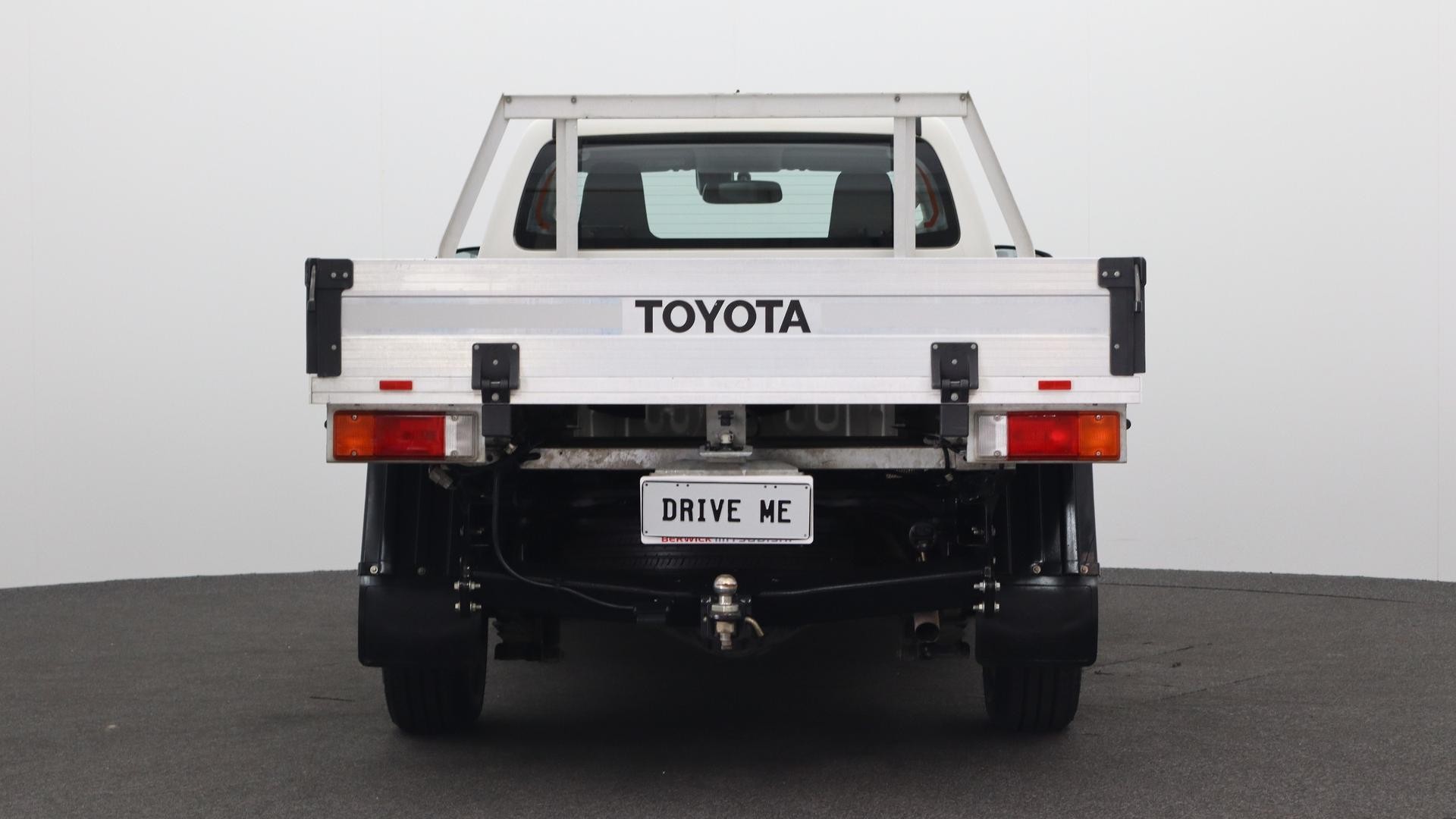 Toyota Hilux image 3