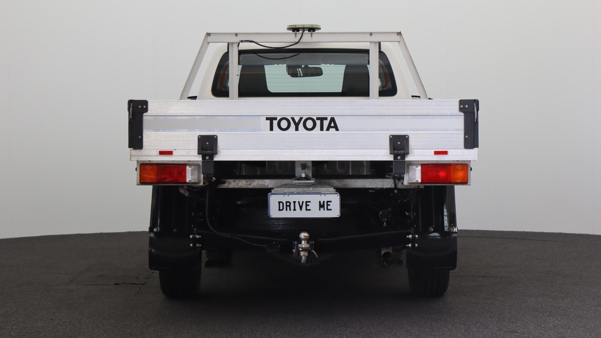 Toyota Hilux image 3