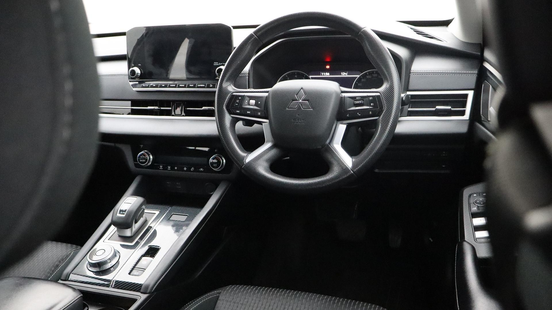 Mitsubishi Outlander image 4