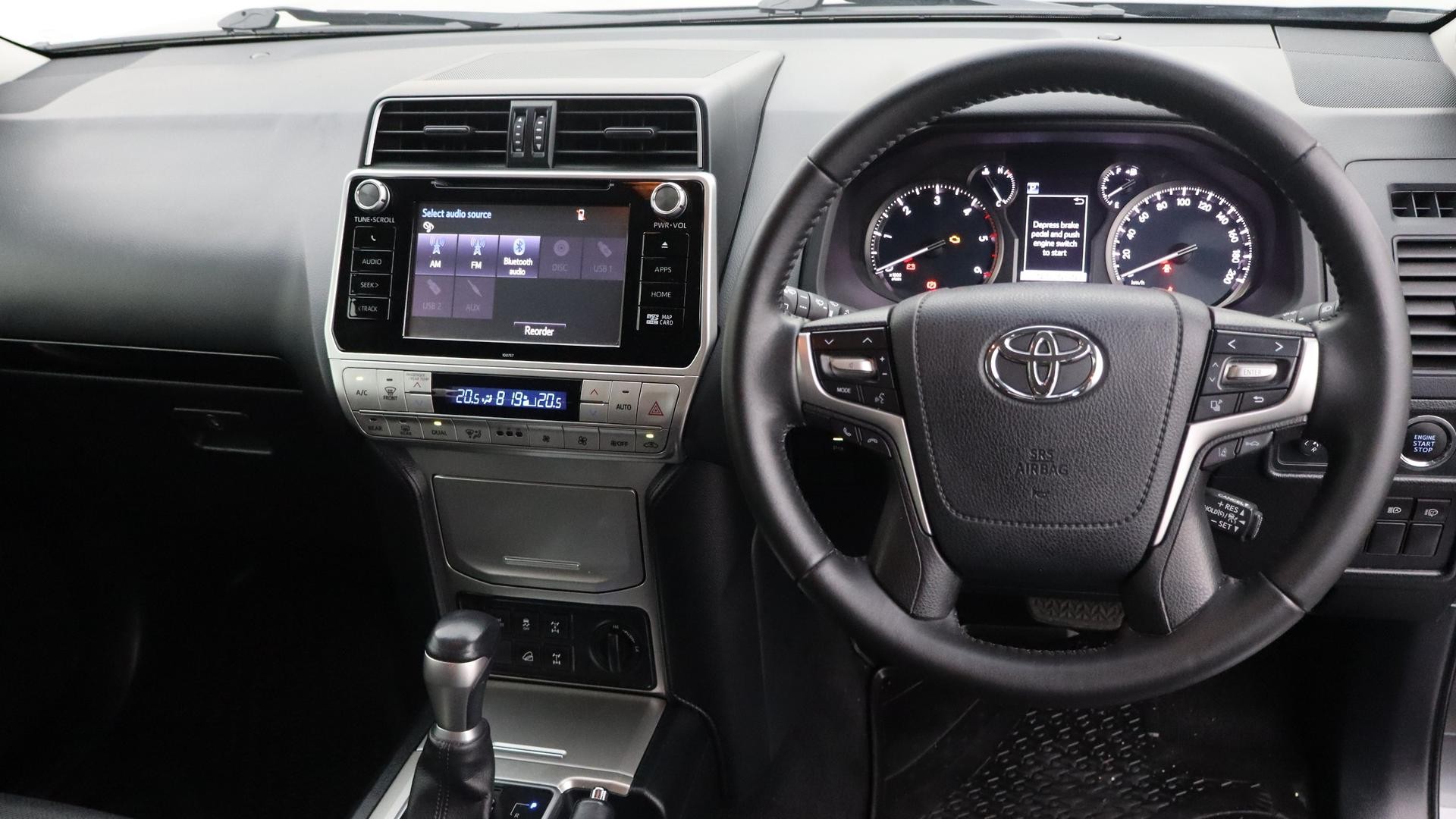 Toyota Landcruiser Prado image 4