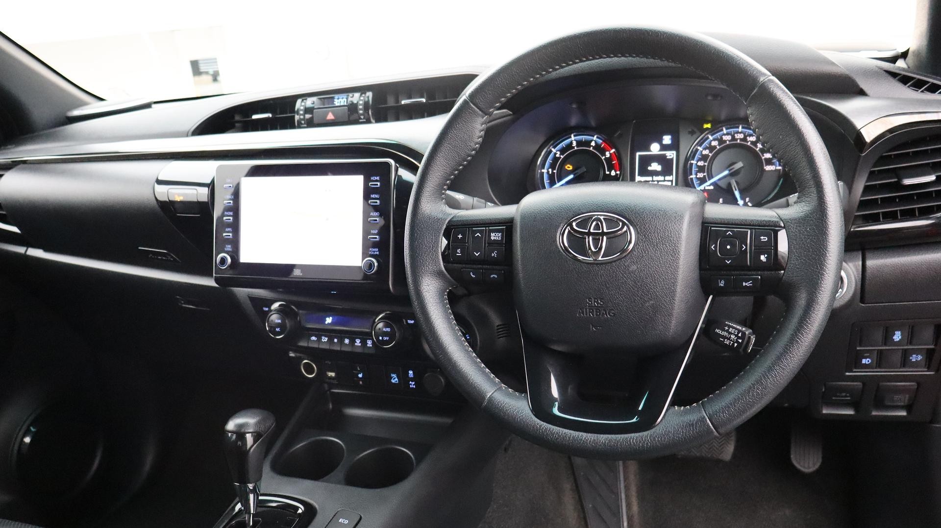Toyota Hilux image 4