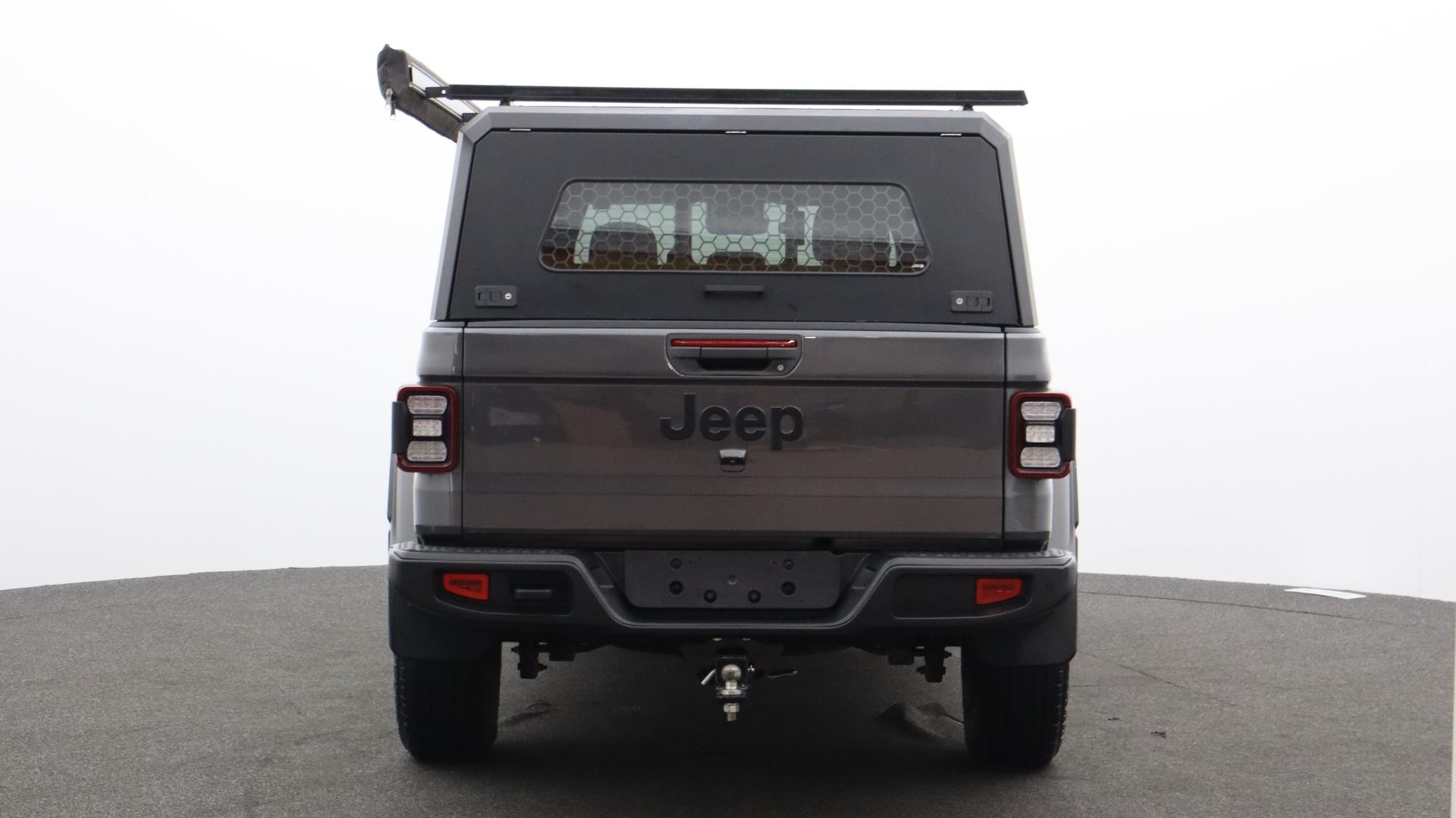 Jeep Gladiator image 3
