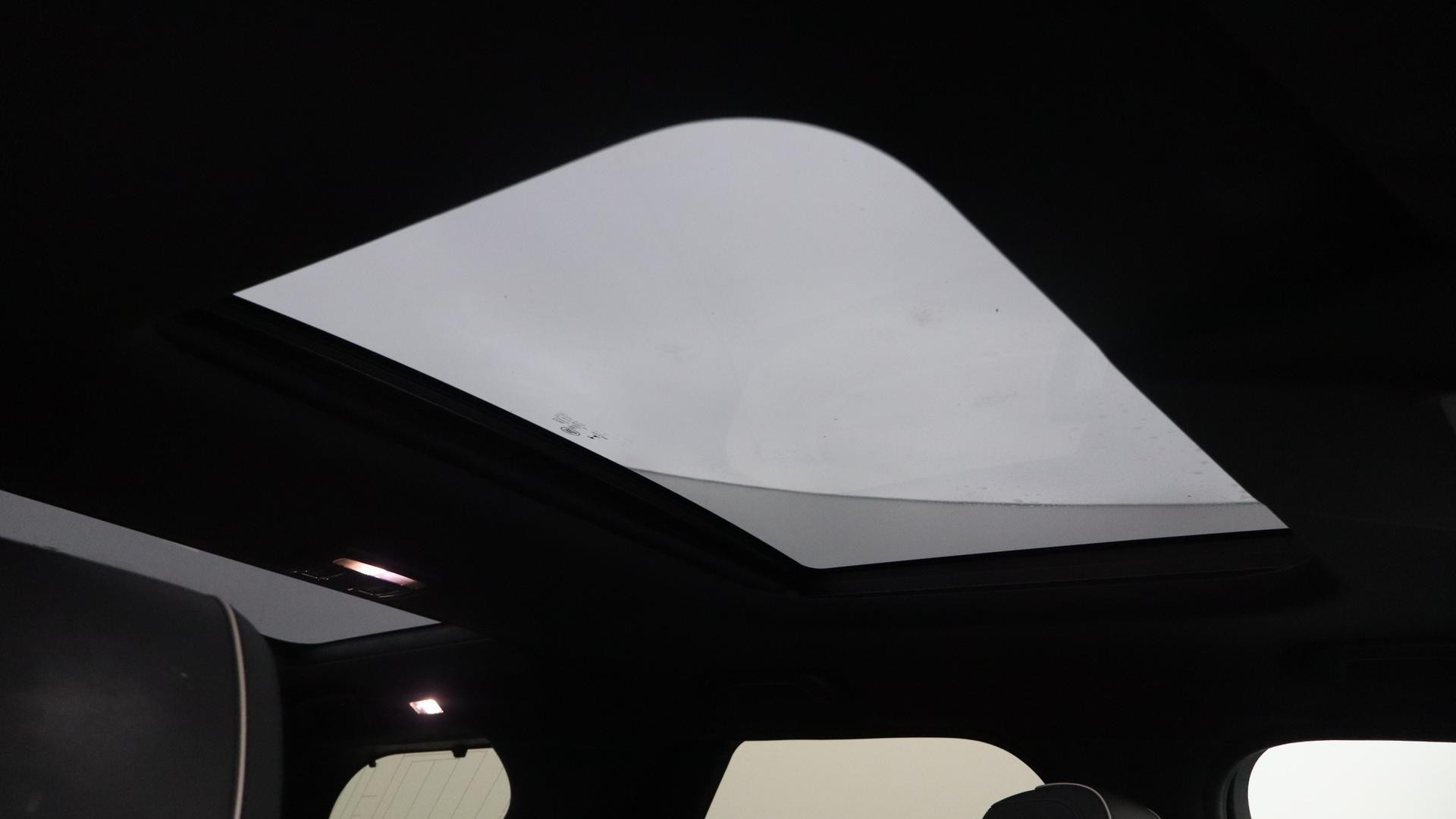 Land Rover Discovery image 4