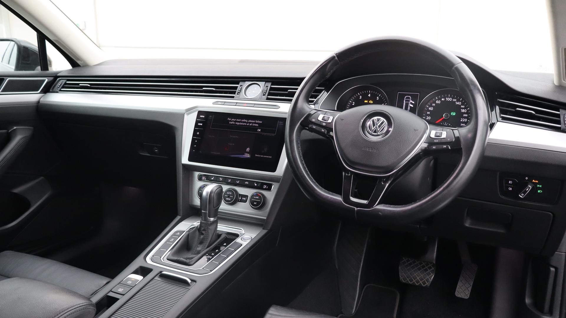 Volkswagen Passat image 4