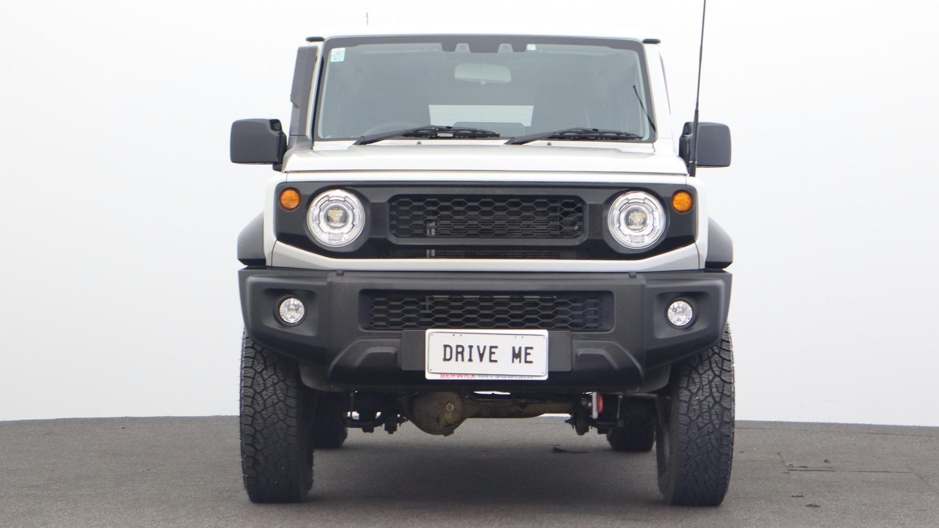 Suzuki Jimny image 2