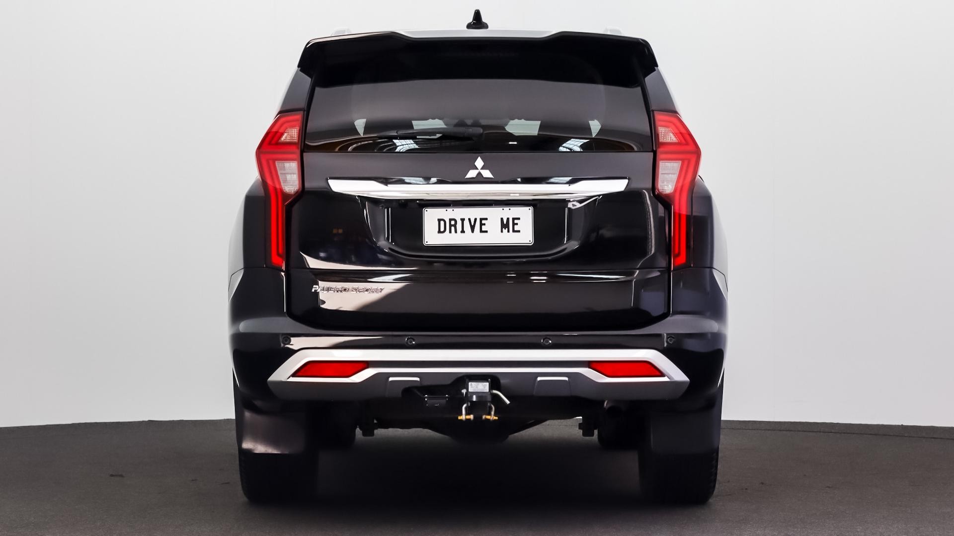 Mitsubishi Pajero Sport image 3