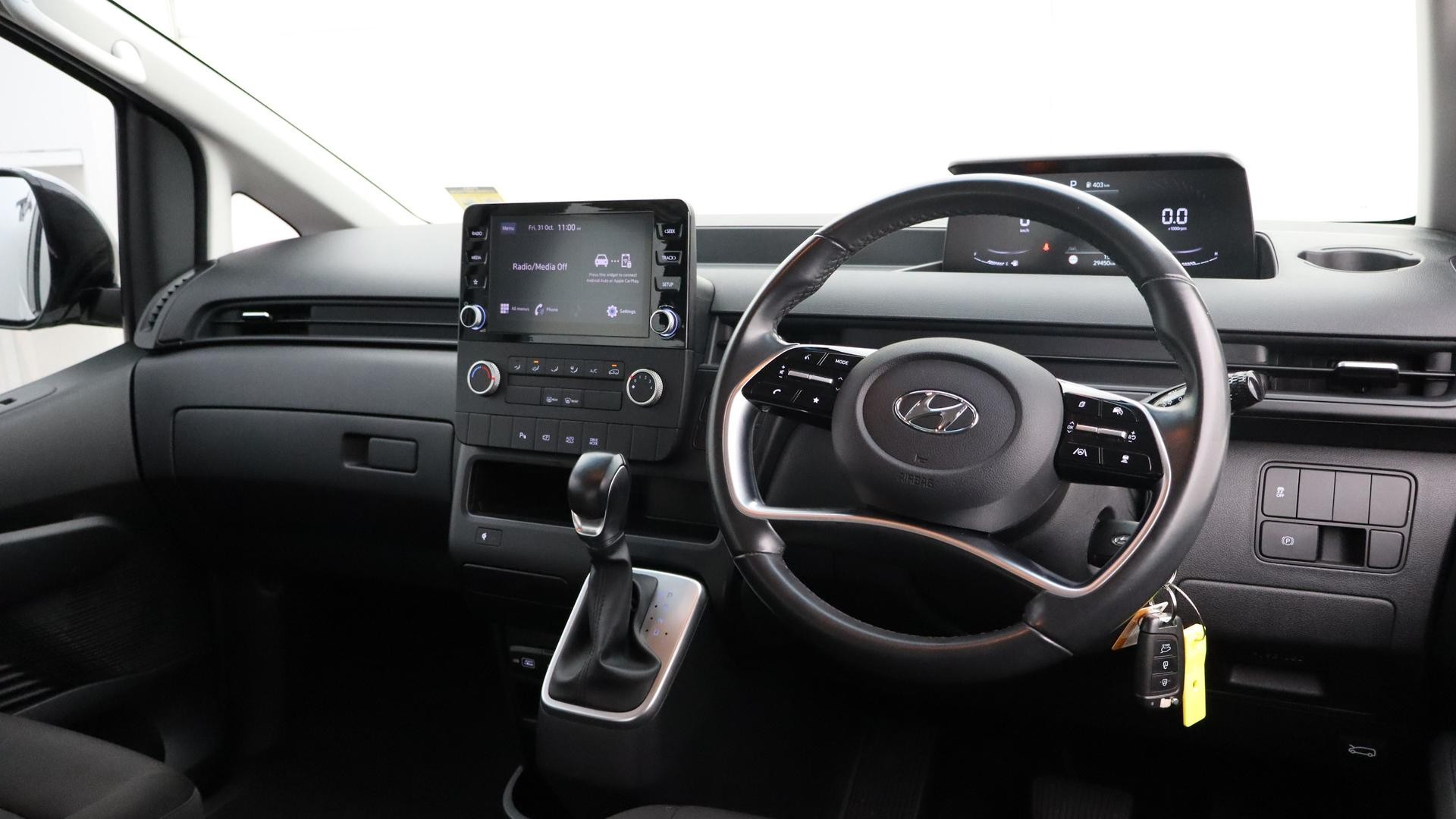 Hyundai Staria Load image 4