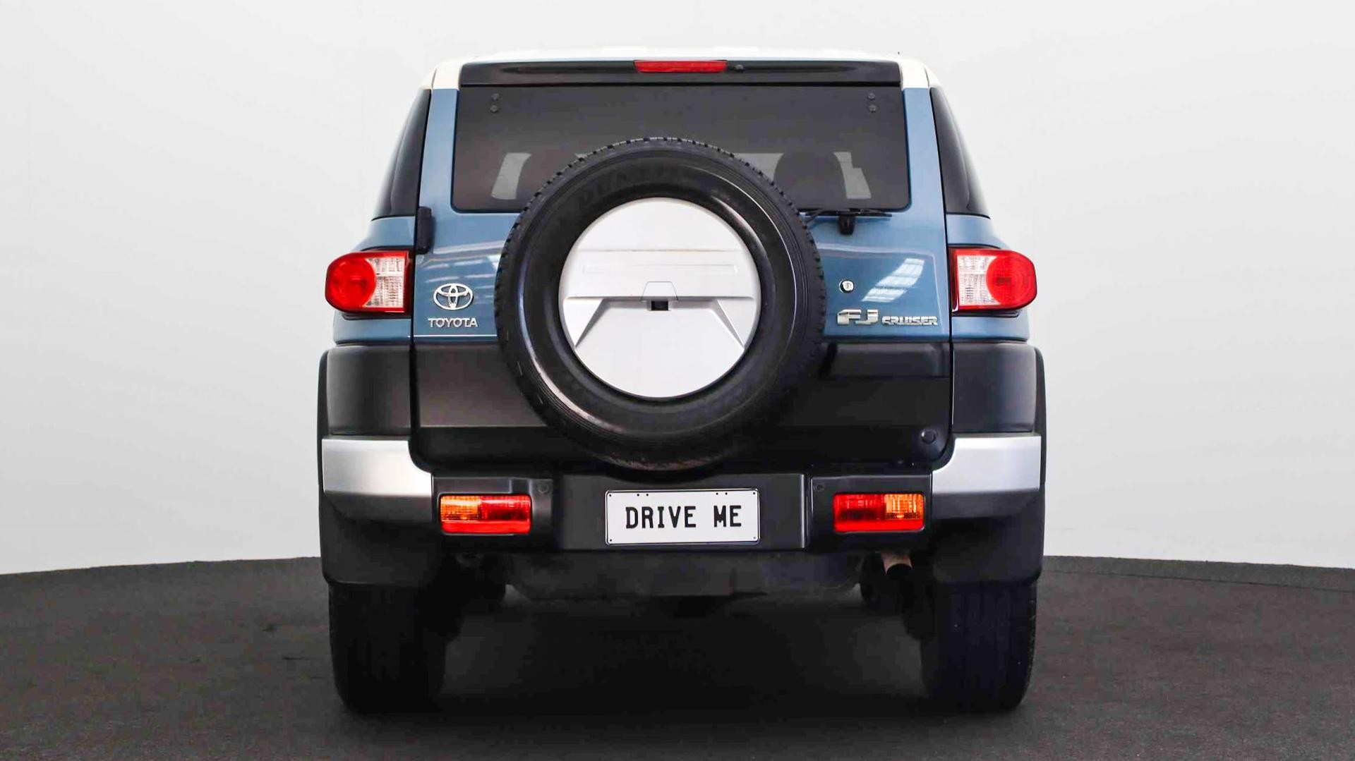 Toyota Fj Cruiser image 3