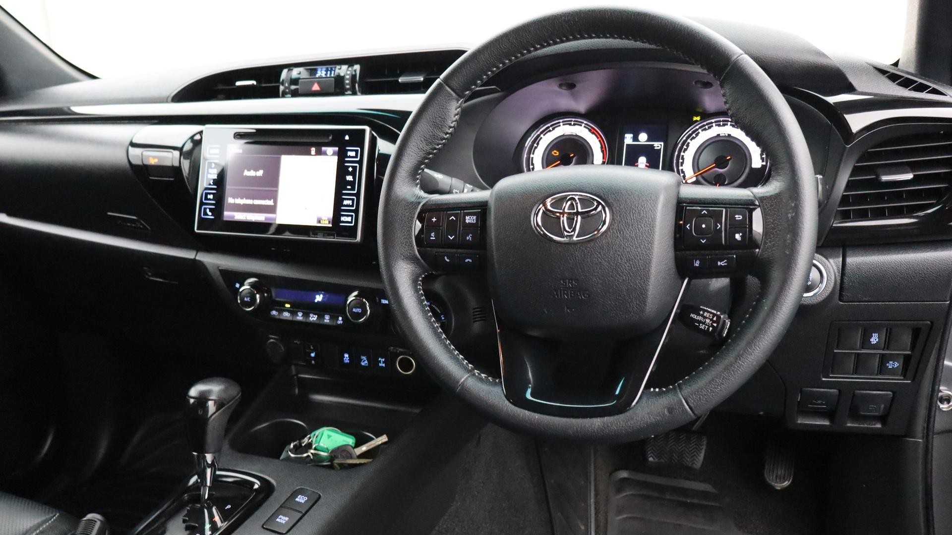 Toyota Hilux image 4