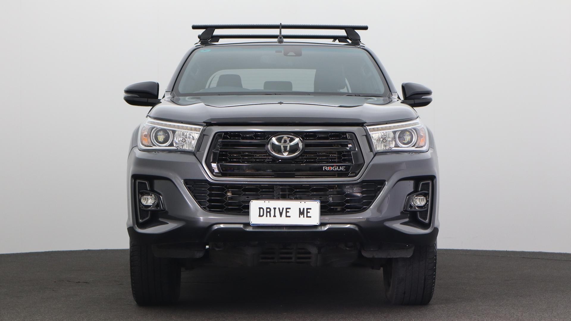 Toyota Hilux image 2