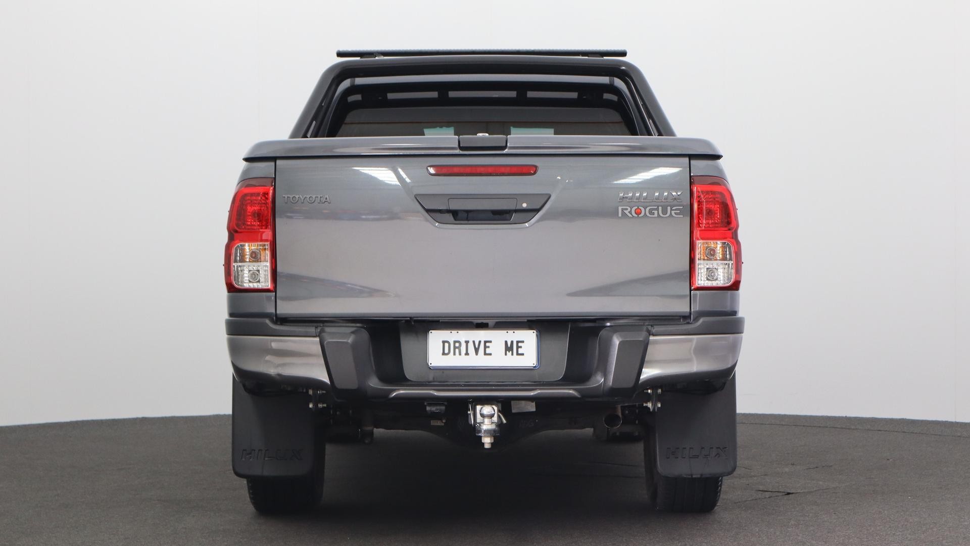 Toyota Hilux image 3