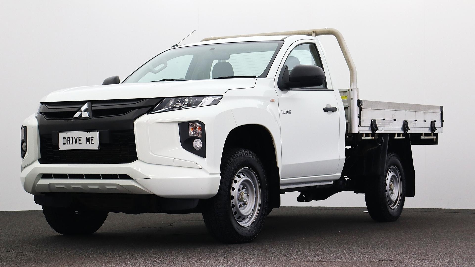Mitsubishi Triton image 1