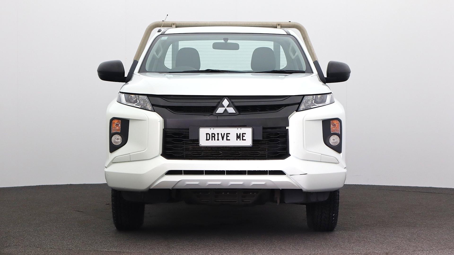 Mitsubishi Triton image 2