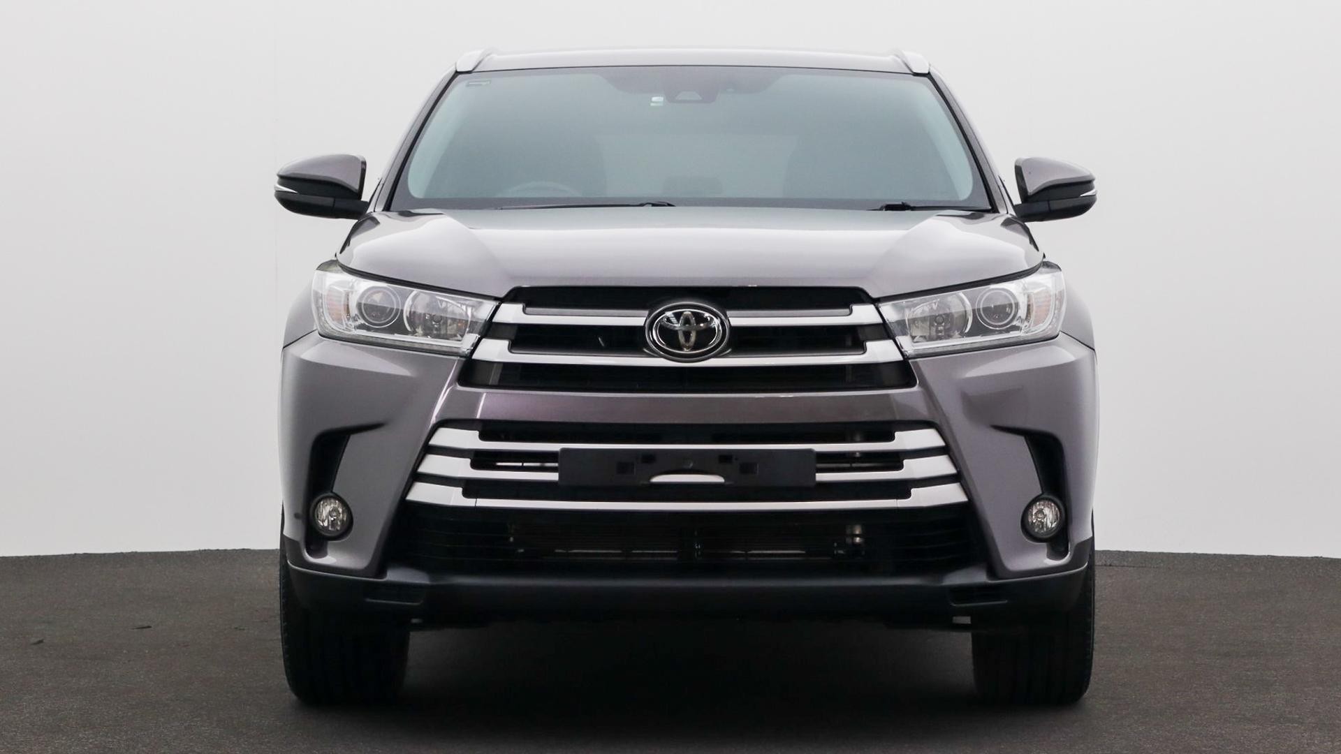 Toyota Kluger image 2