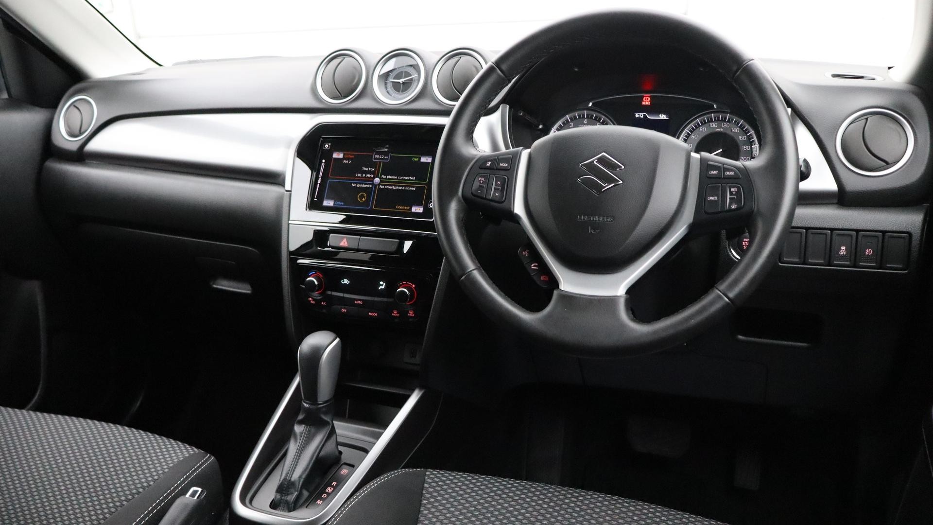 Suzuki Vitara image 4