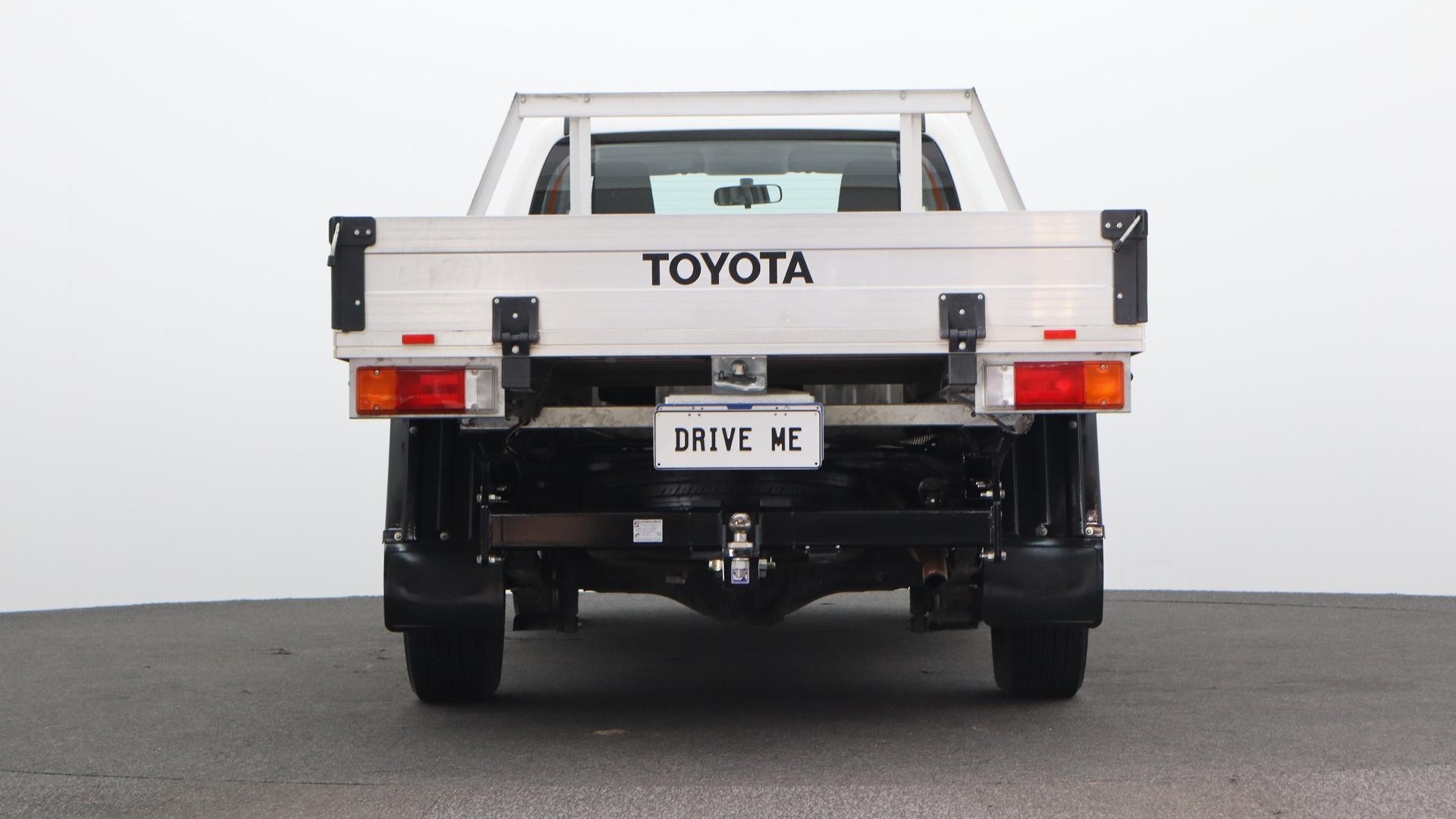 Toyota Hilux image 3