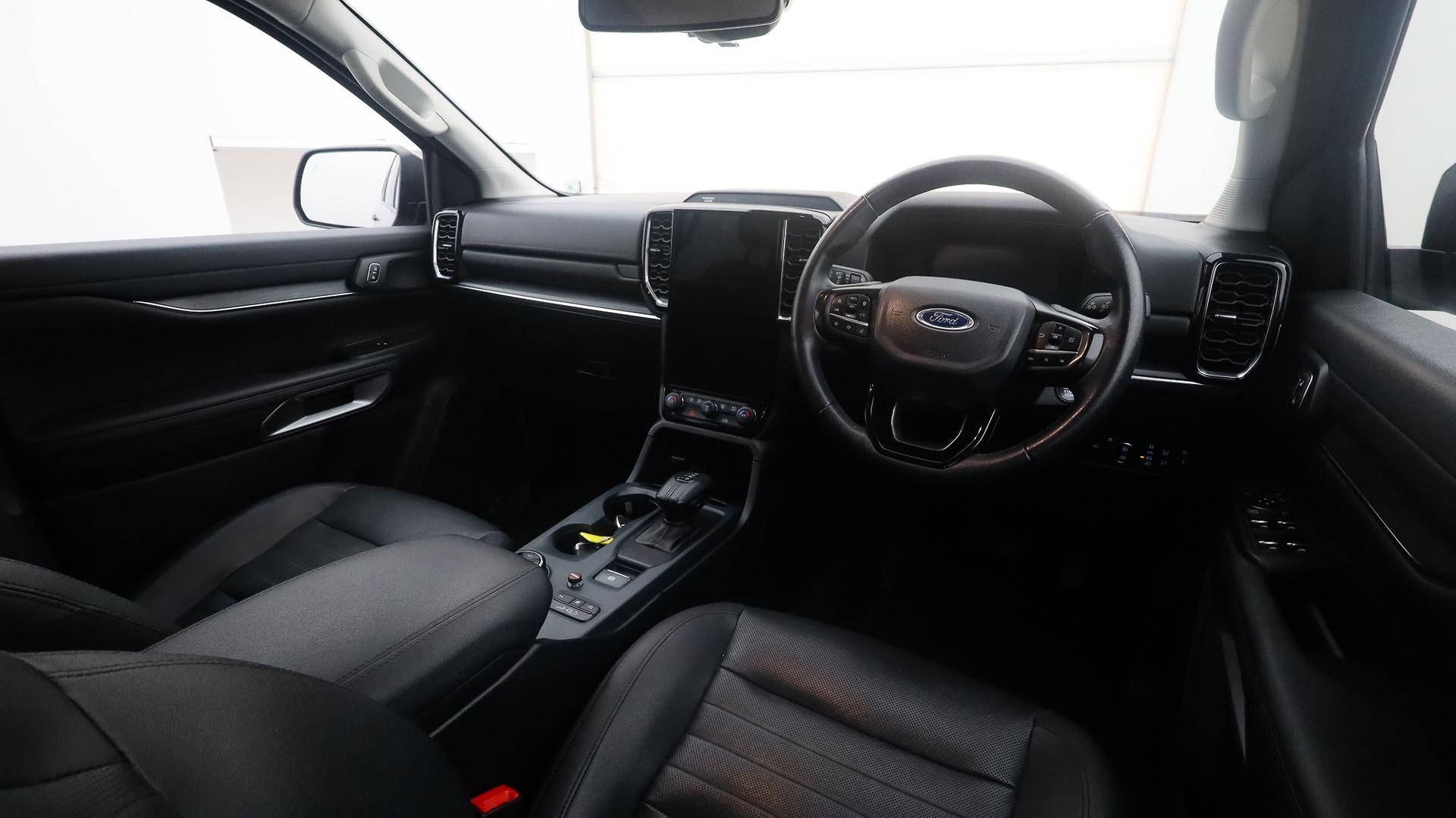 Ford Everest image 4