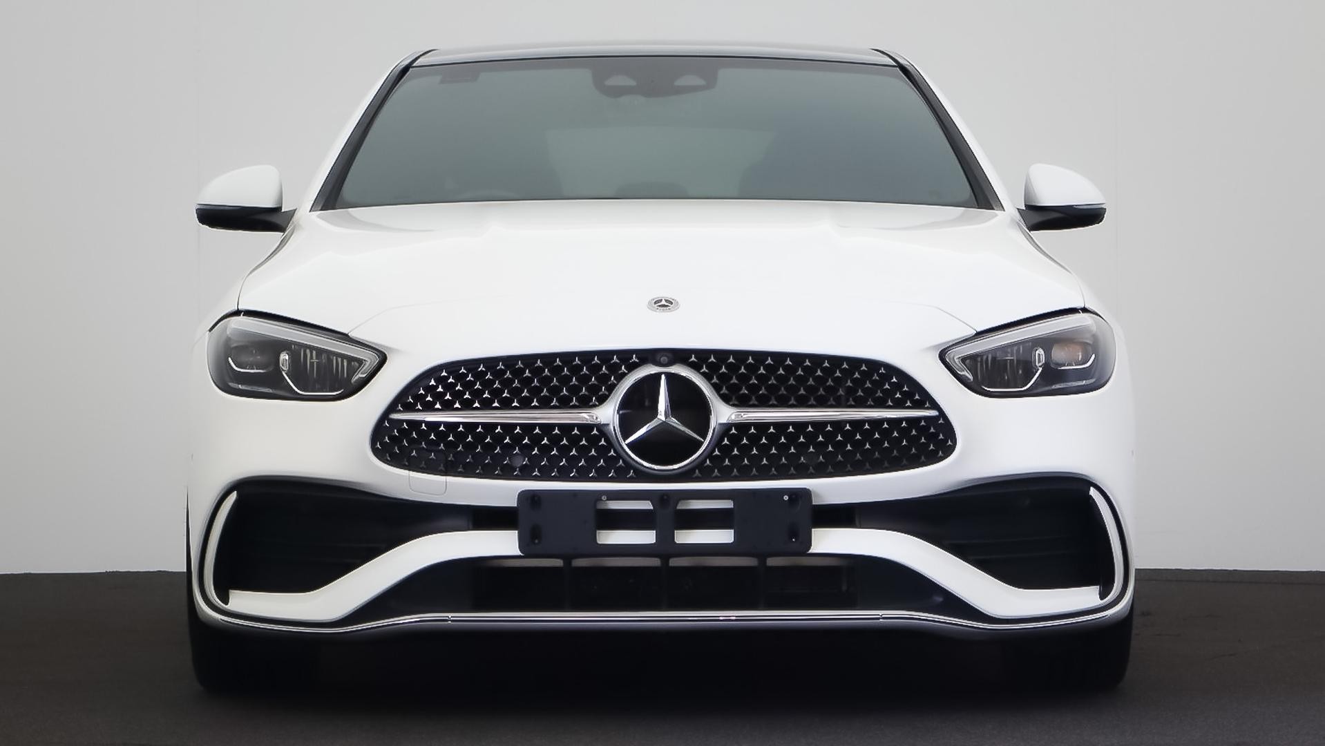 Mercedes Benz C-class image 2