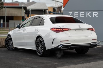https://dvg-vehicle-assets.s3.amazonaws.com/U18928/8p7pgyrhlbdgegtabxktdu4kn.jpg