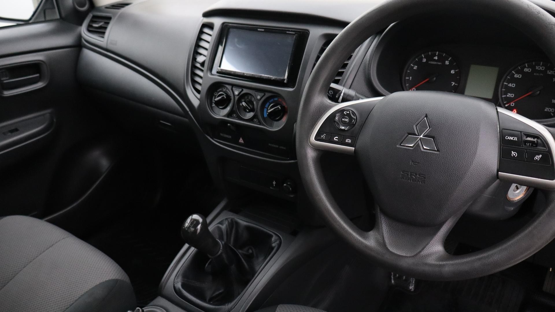 Mitsubishi Triton image 4