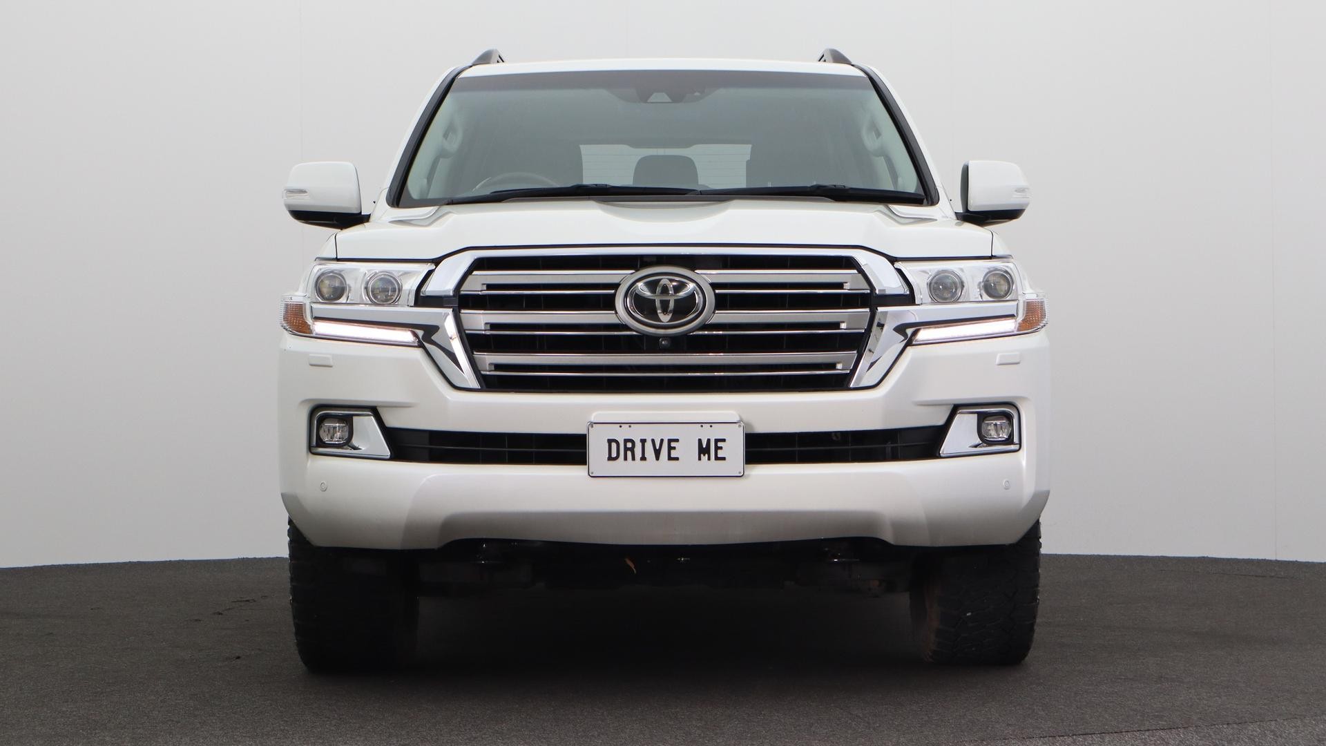 Toyota Landcruiser image 2