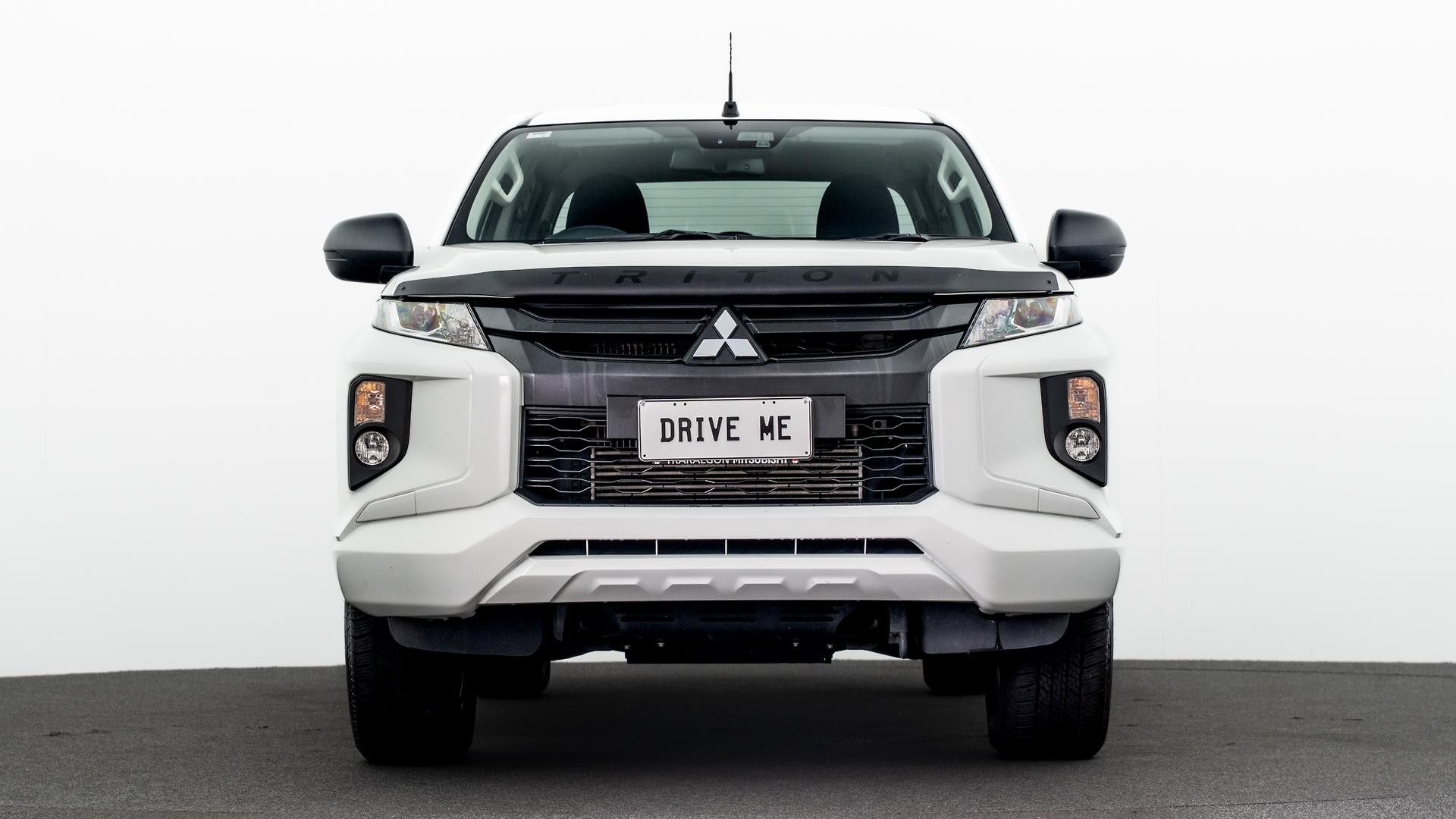 Mitsubishi Triton image 2