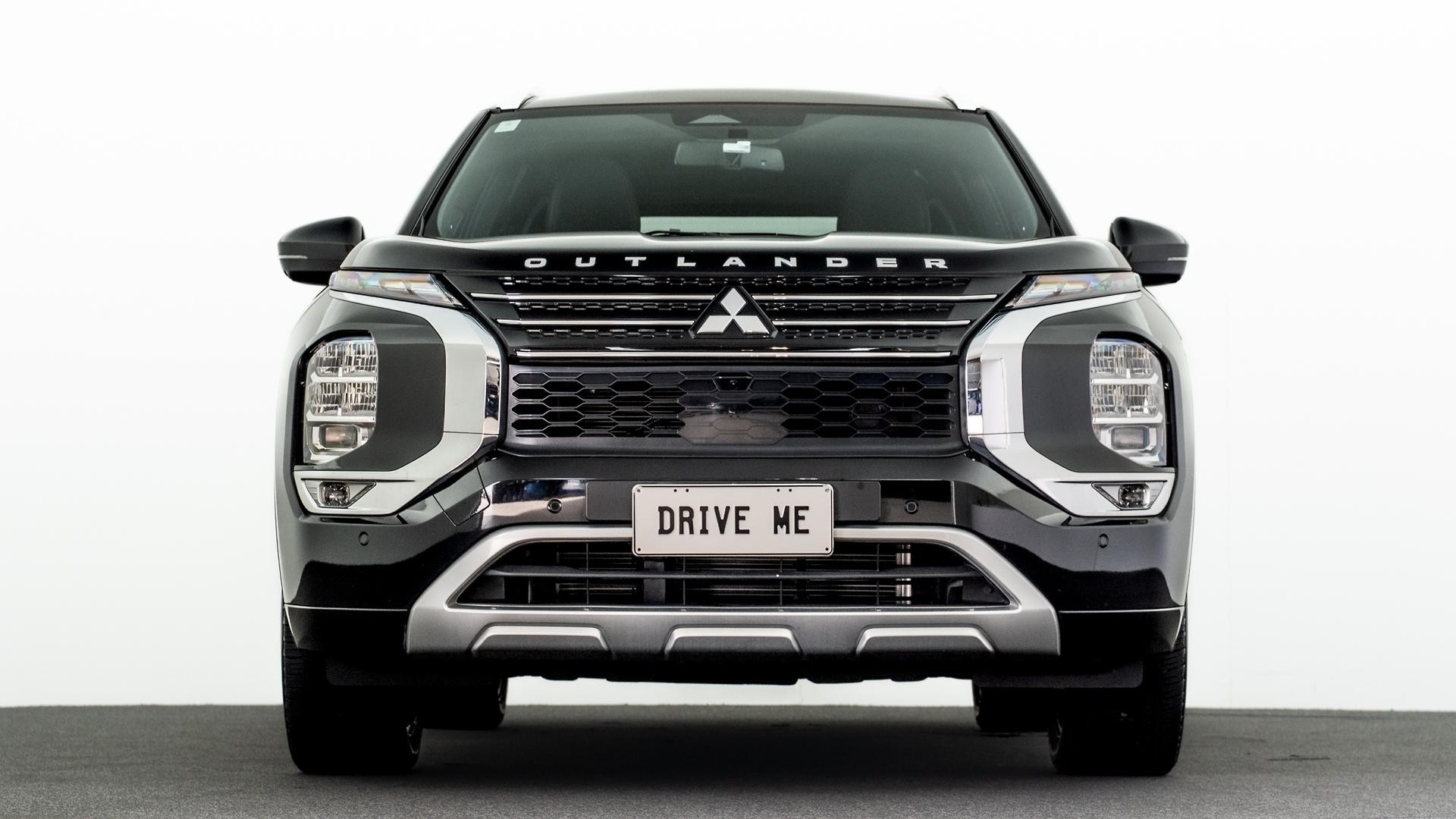 Mitsubishi Outlander image 2