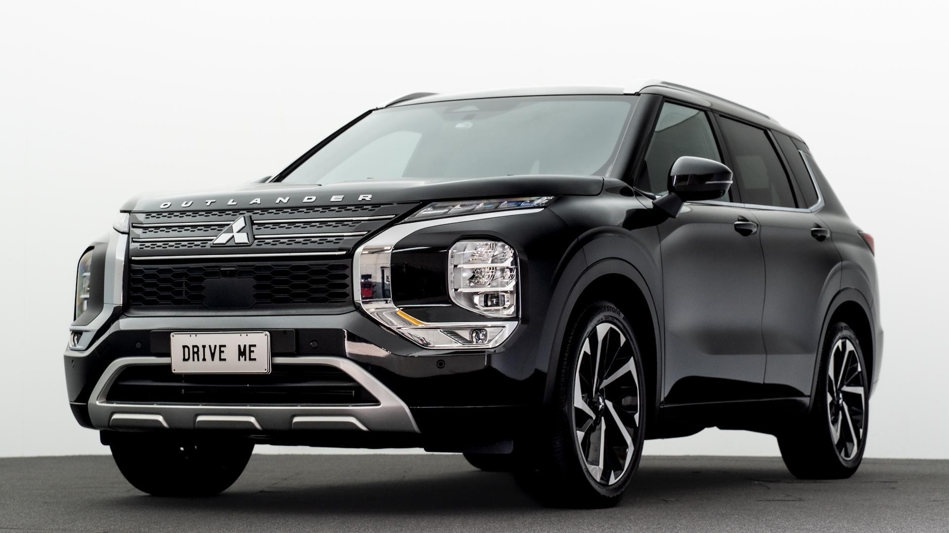 Mitsubishi Outlander image 1