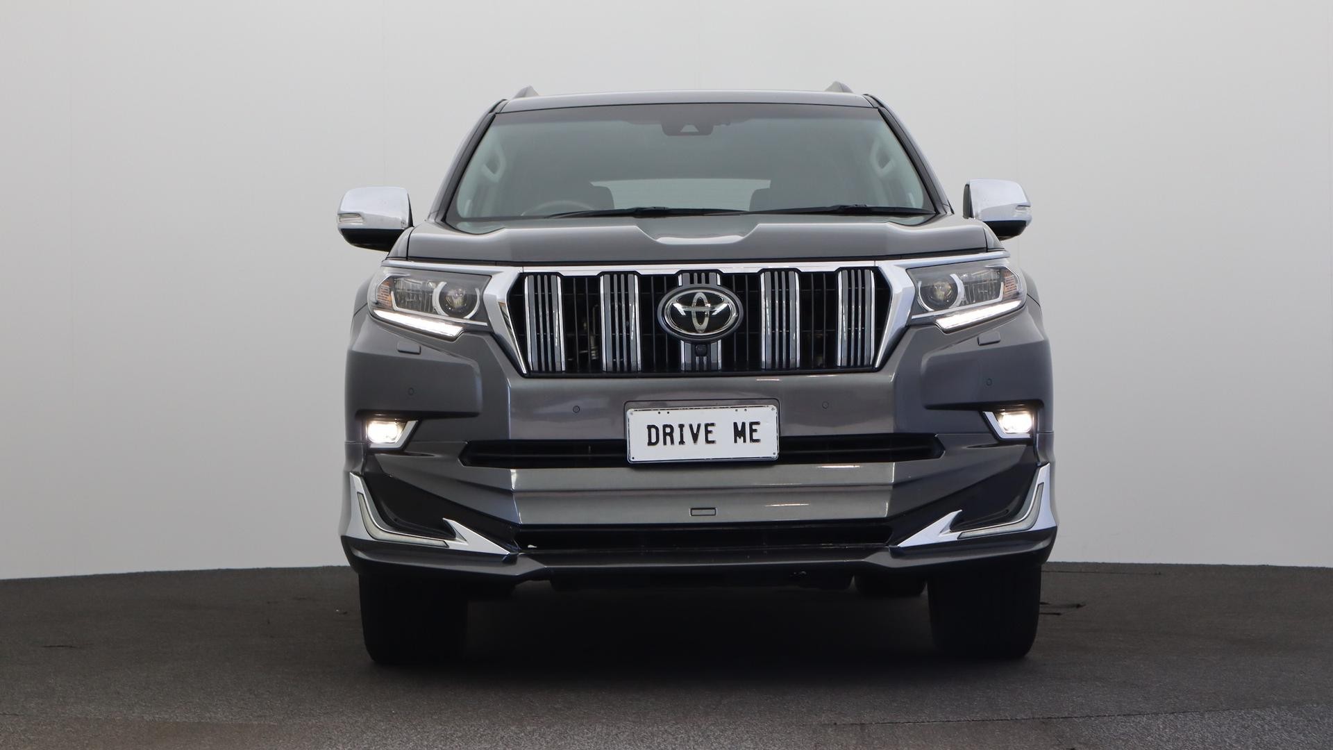 Toyota Landcruiser Prado image 2