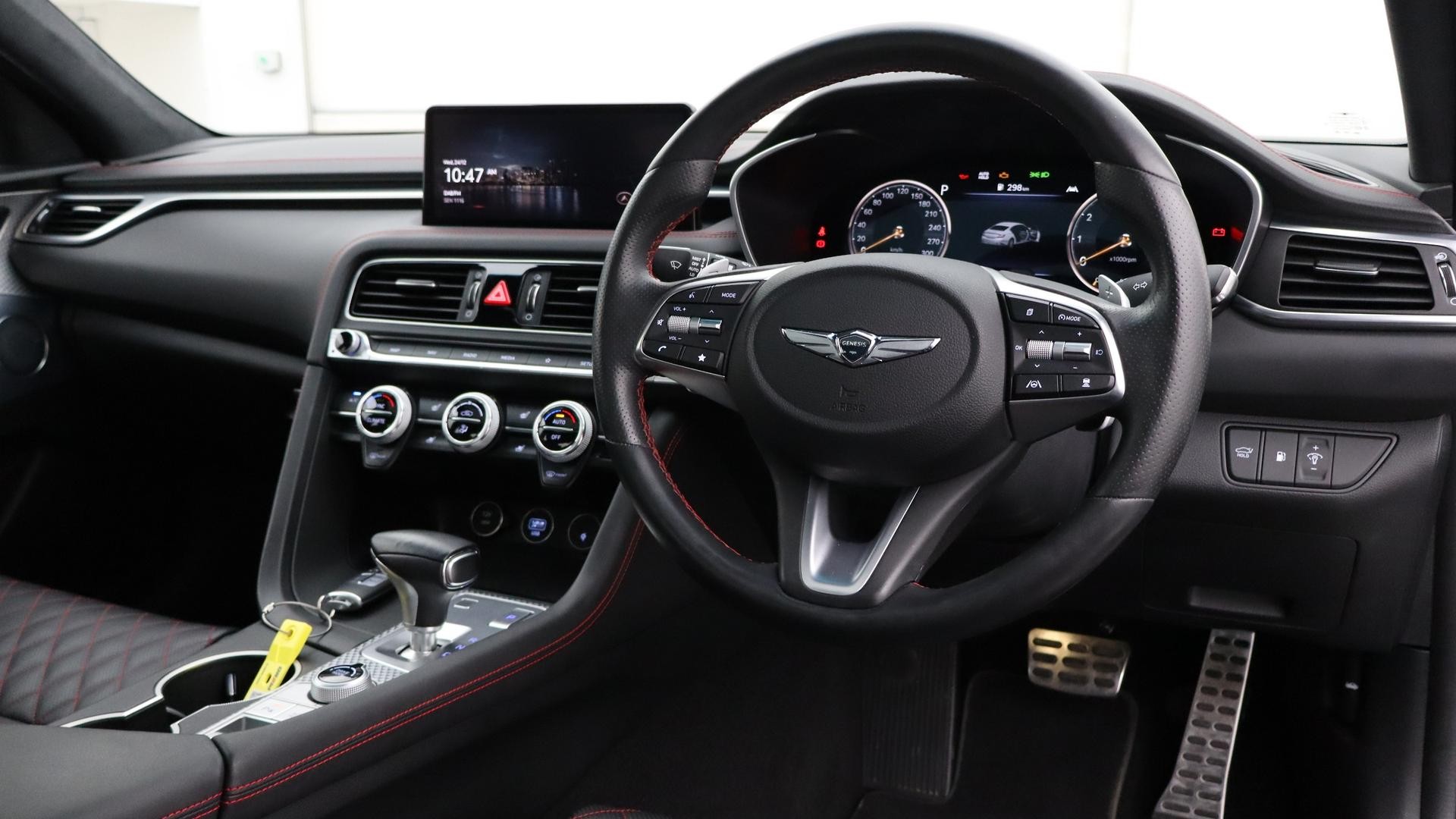 Genesis G70 image 4