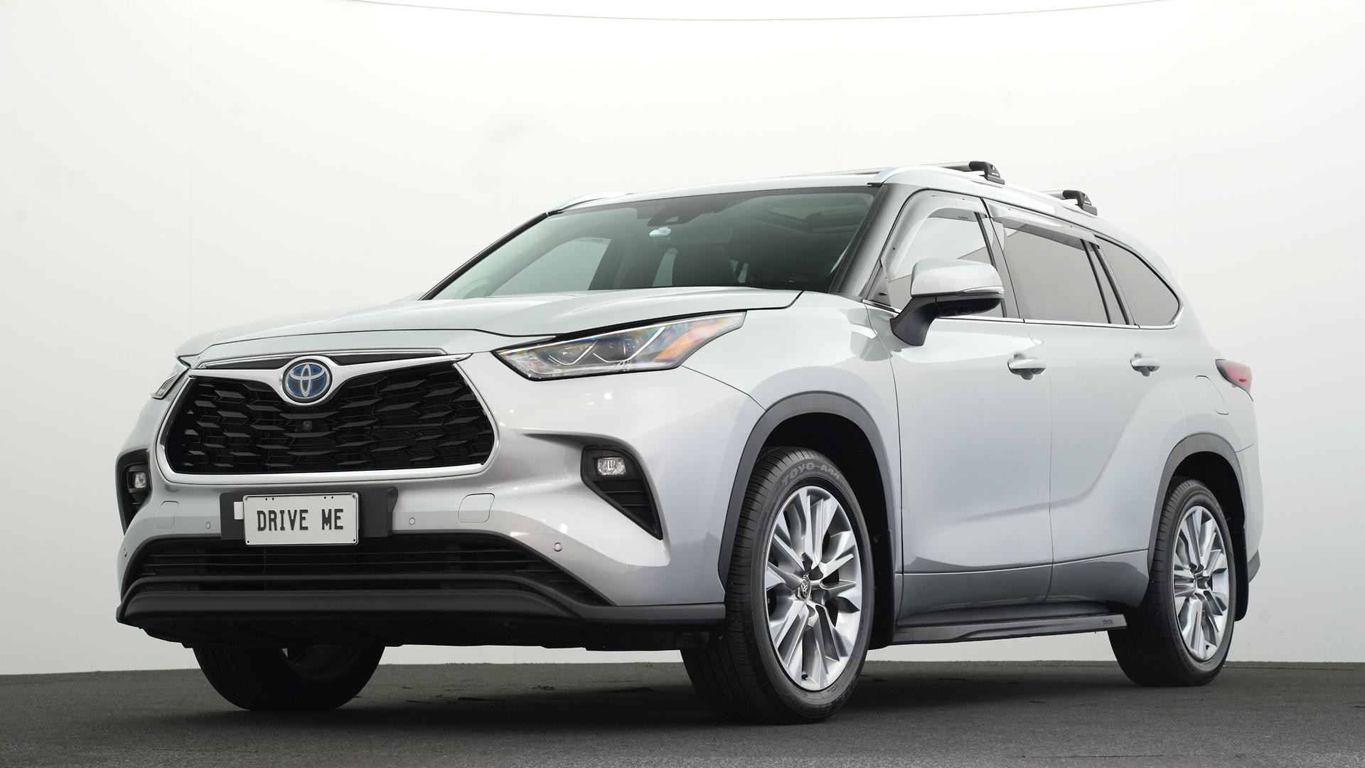 Toyota Kluger image 1