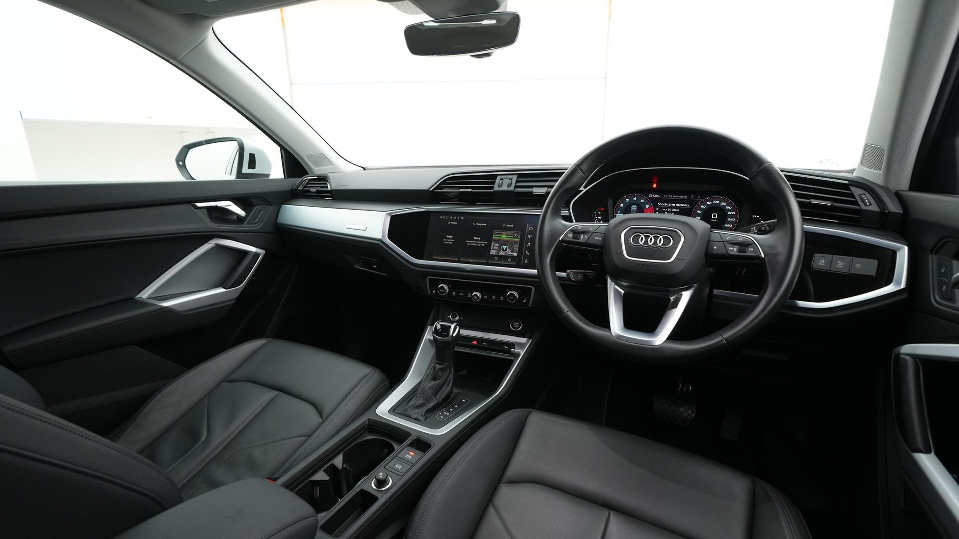 Audi Q3 image 4