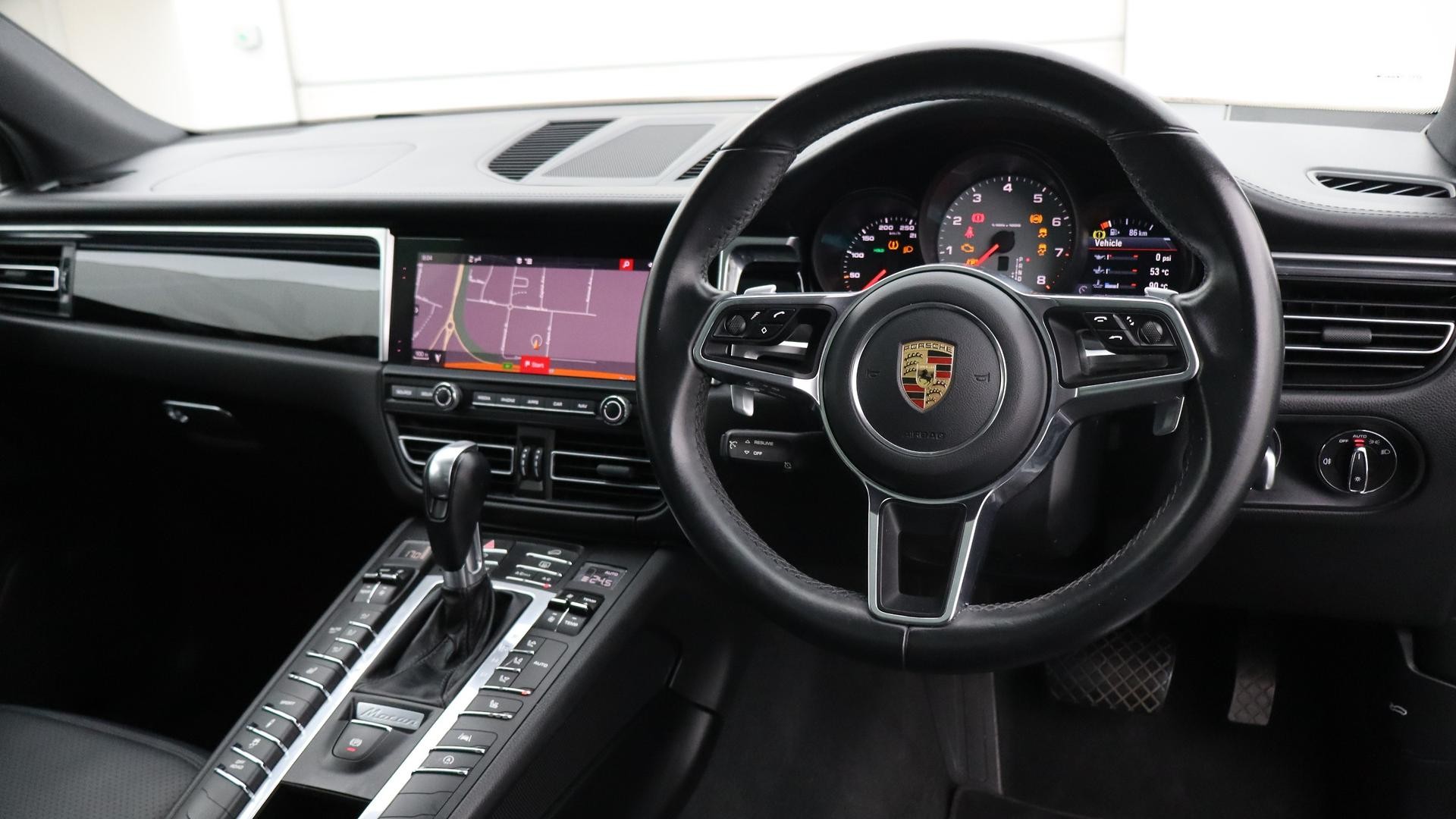 Porsche Macan image 4