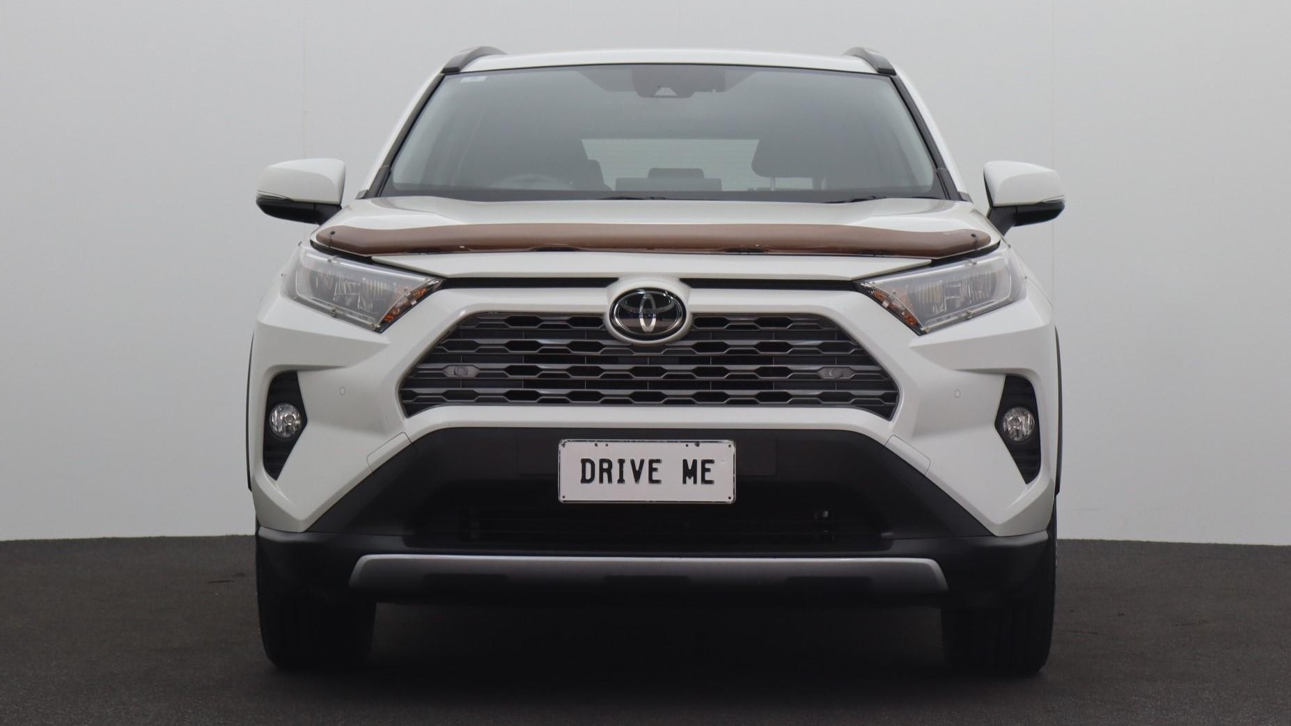 Toyota Rav4 image 2