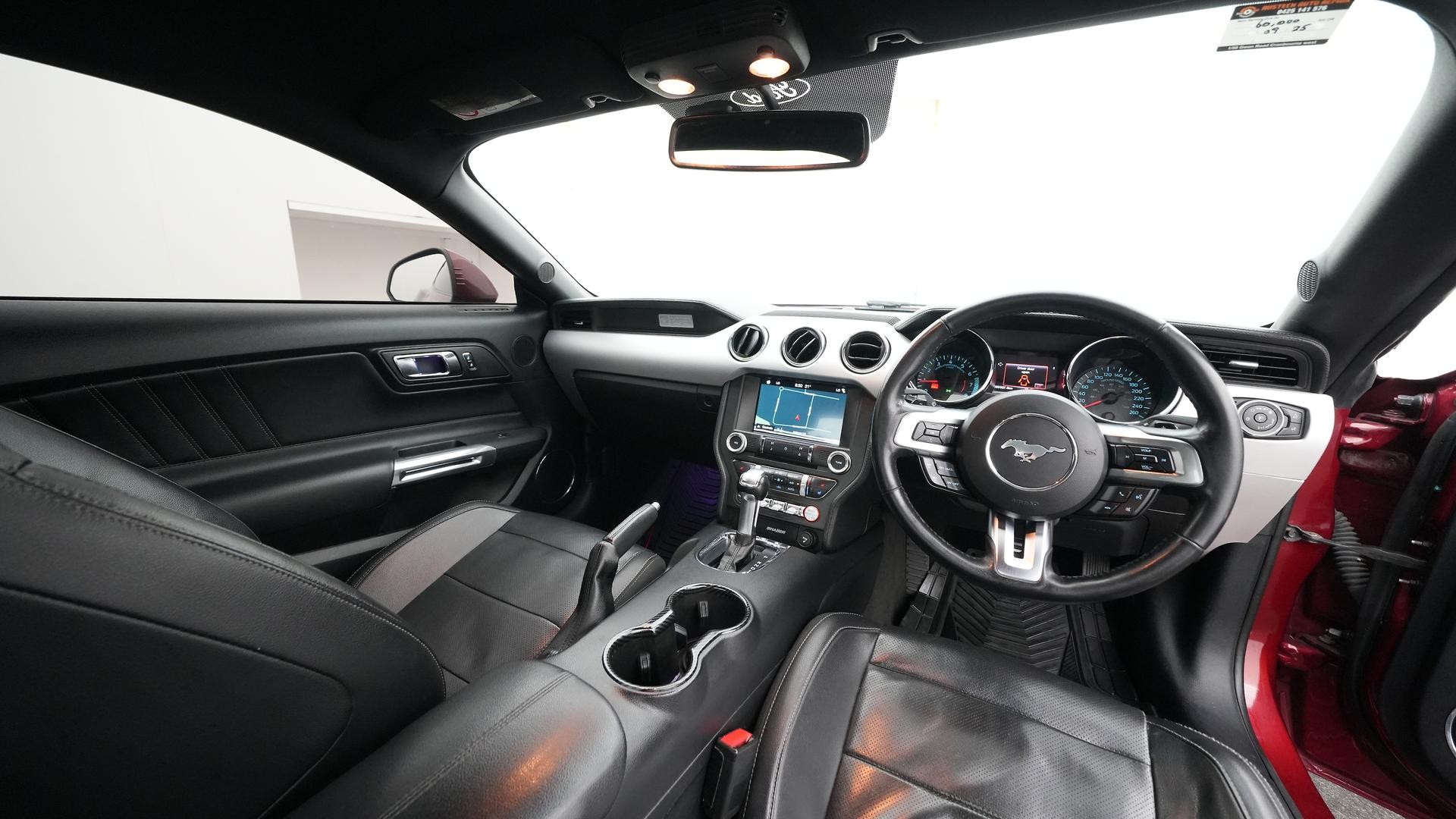 Ford Mustang image 4