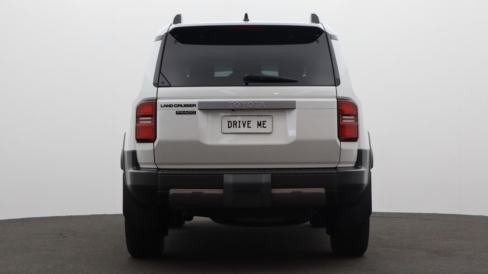 Toyota Landcruiser Prado image 3