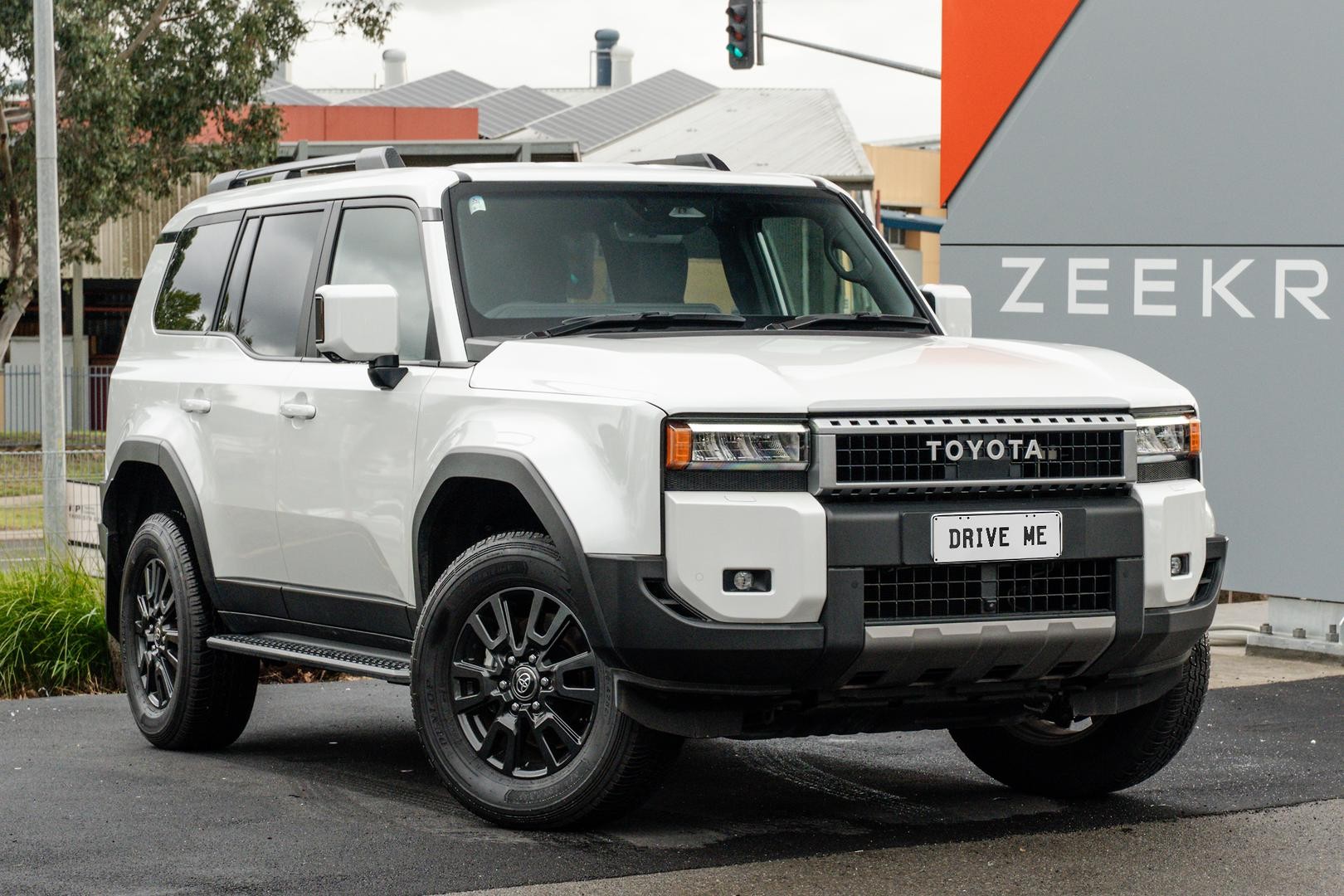 Toyota Landcruiser Prado image 1