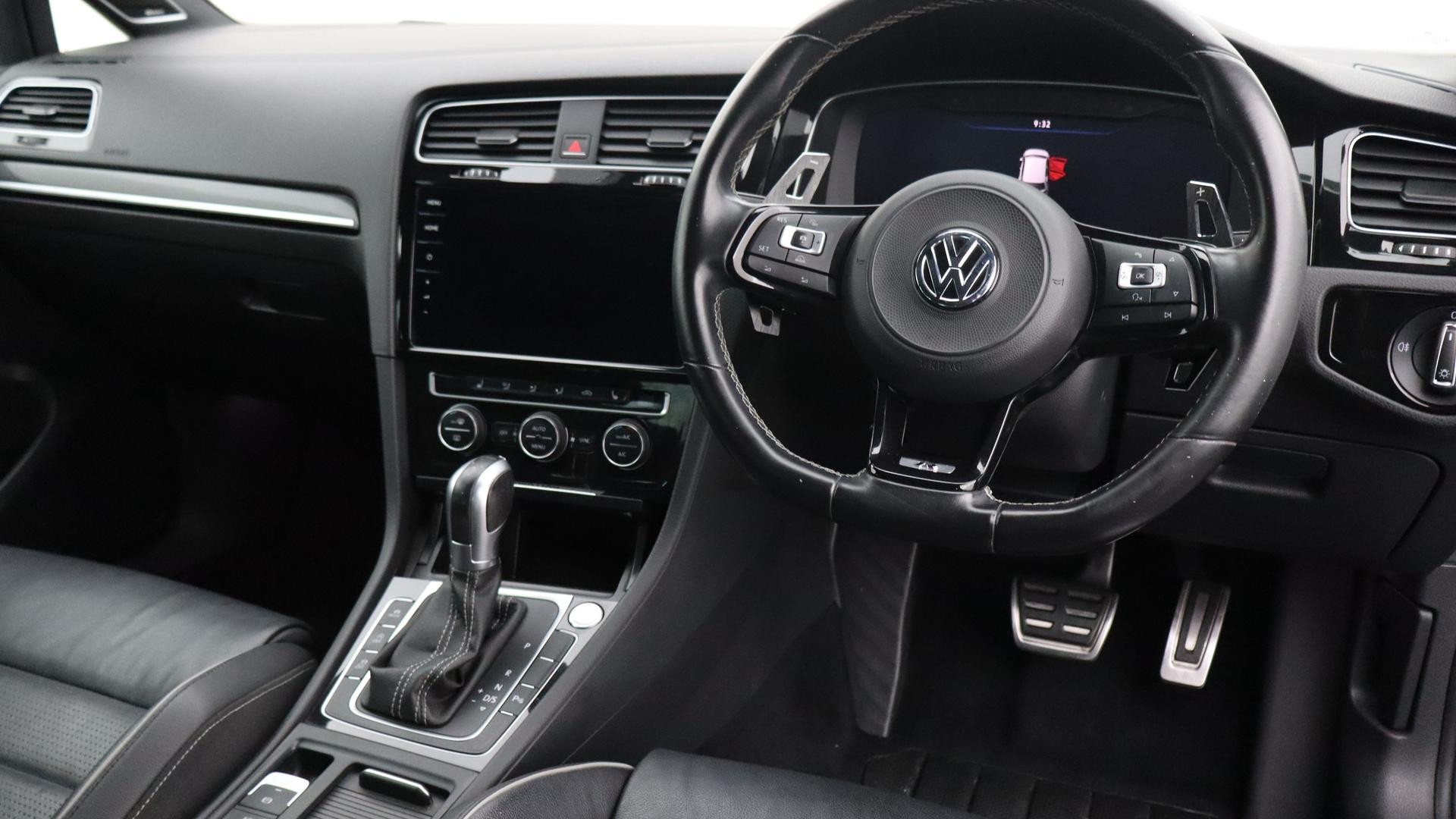 Volkswagen Golf image 4