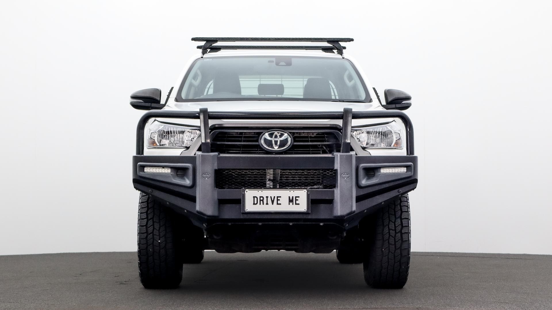 Toyota Hilux image 2