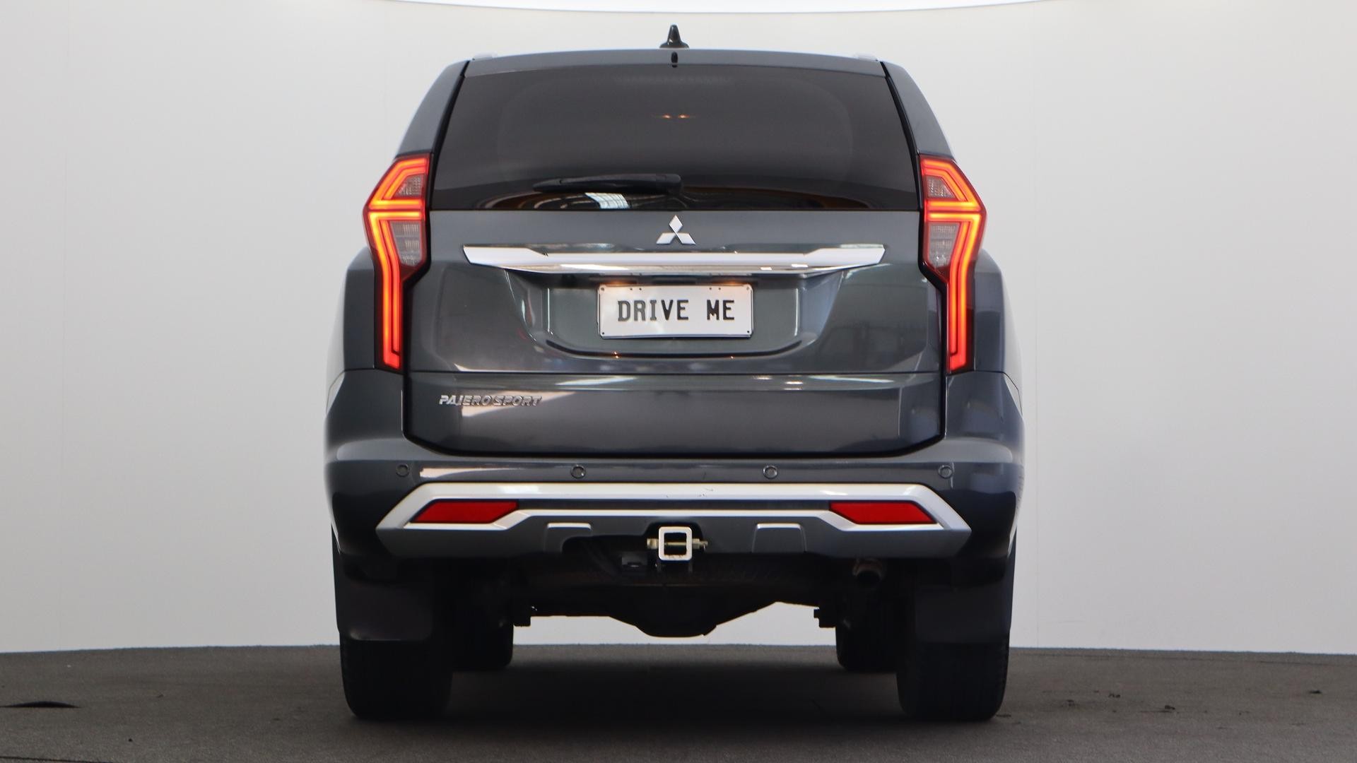 Mitsubishi Pajero Sport image 3