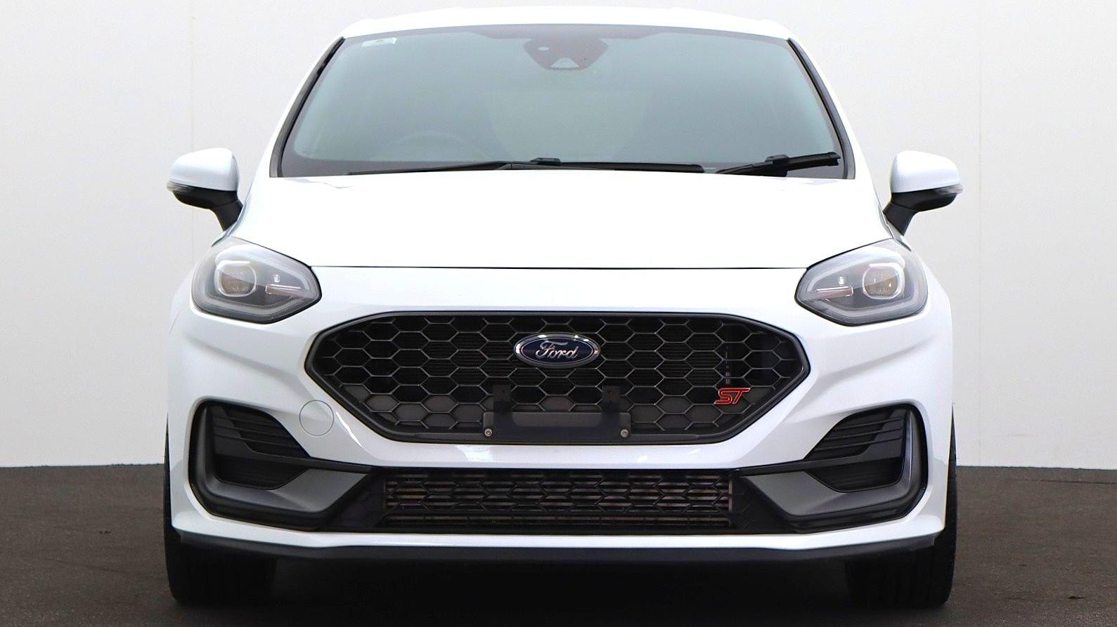 Ford Fiesta image 2