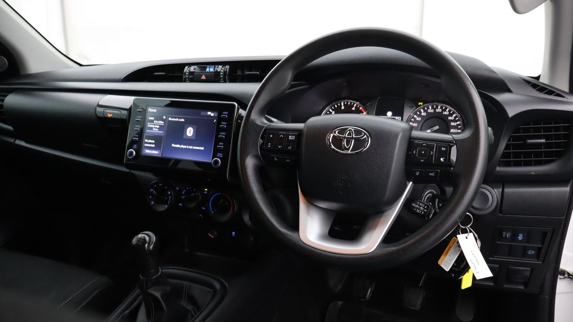 Toyota Hilux image 4