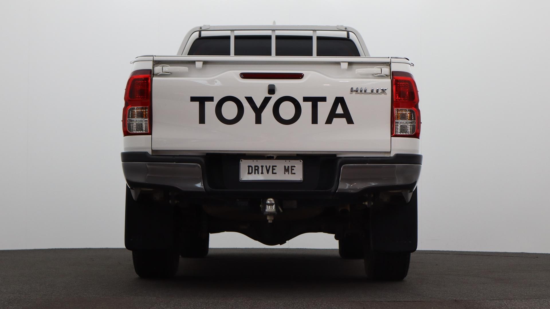 Toyota Hilux image 3