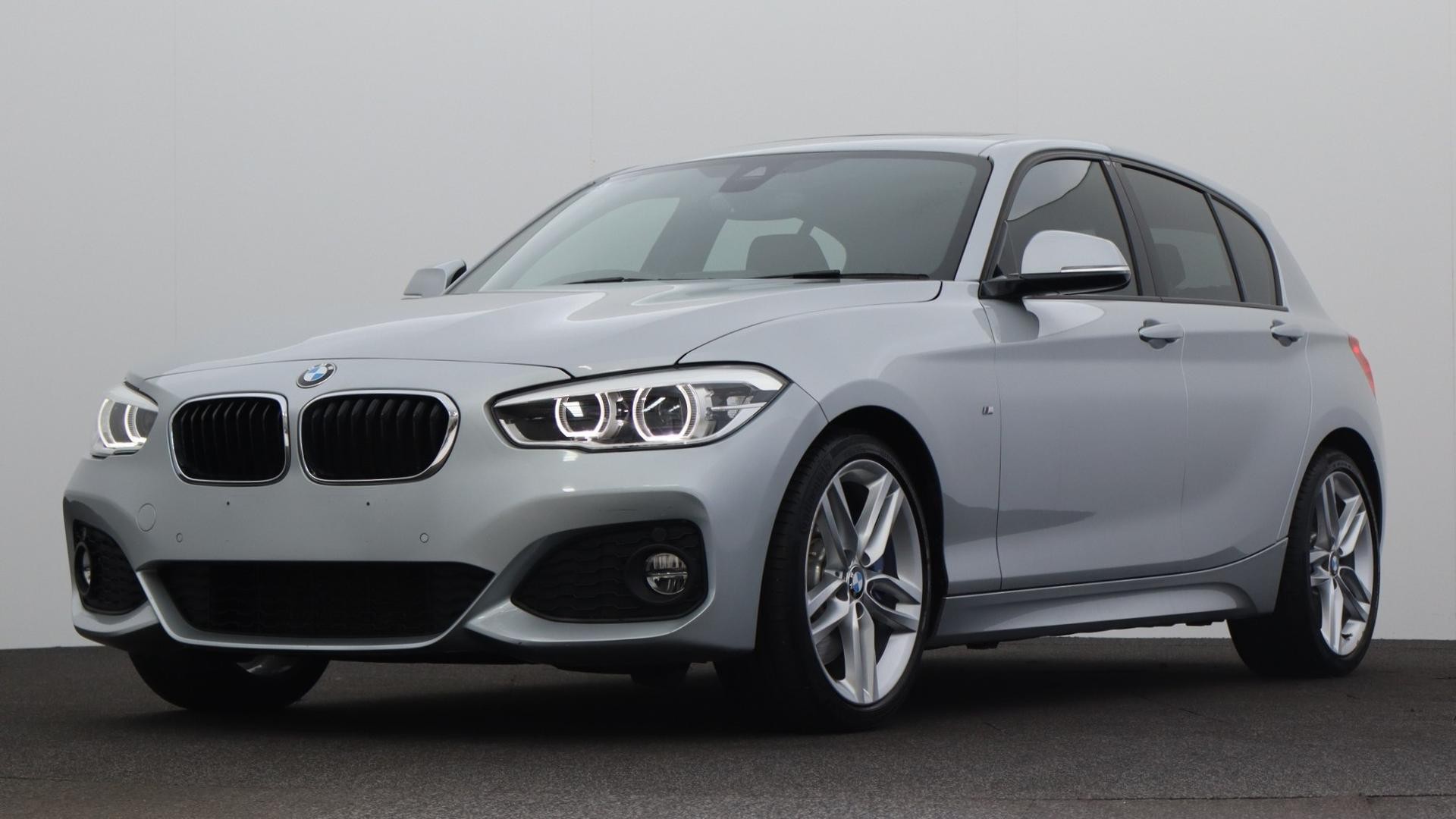 BMW 1 Series image 1