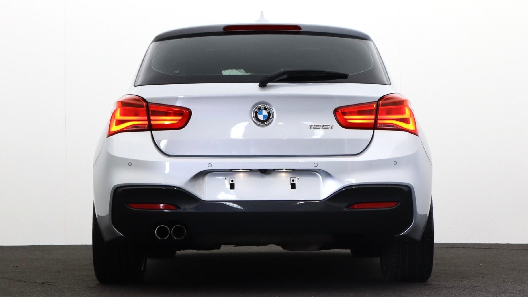 BMW 1 Series image 3
